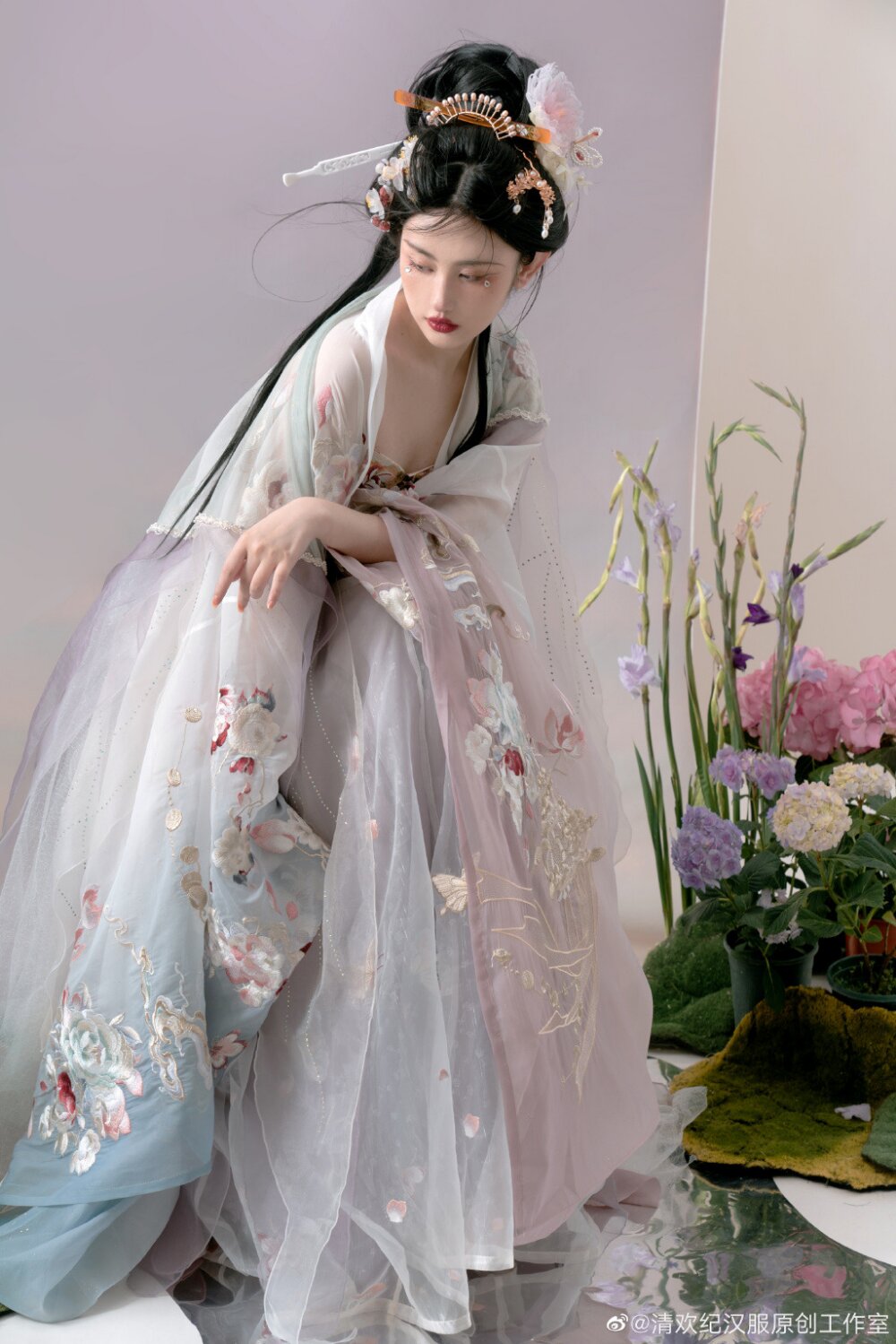 The Complete Guide to Chest-Length Robes and Skirts in Traditional Hanfu Fashion The Complete Guide to Chest-Length Robes and Skirts in Traditional Hanfu Fashion