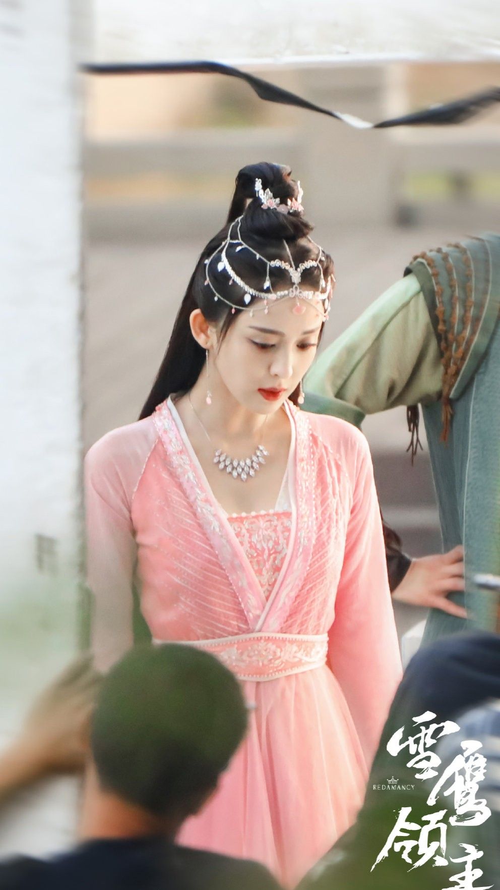 Elegance and Grace Embodied in Suzhou Cheongsam:The Cultural Icon of Class and Charm Elegance and Grace Embodied in Suzhou Cheongsam:The Cultural Icon of Class and Charm