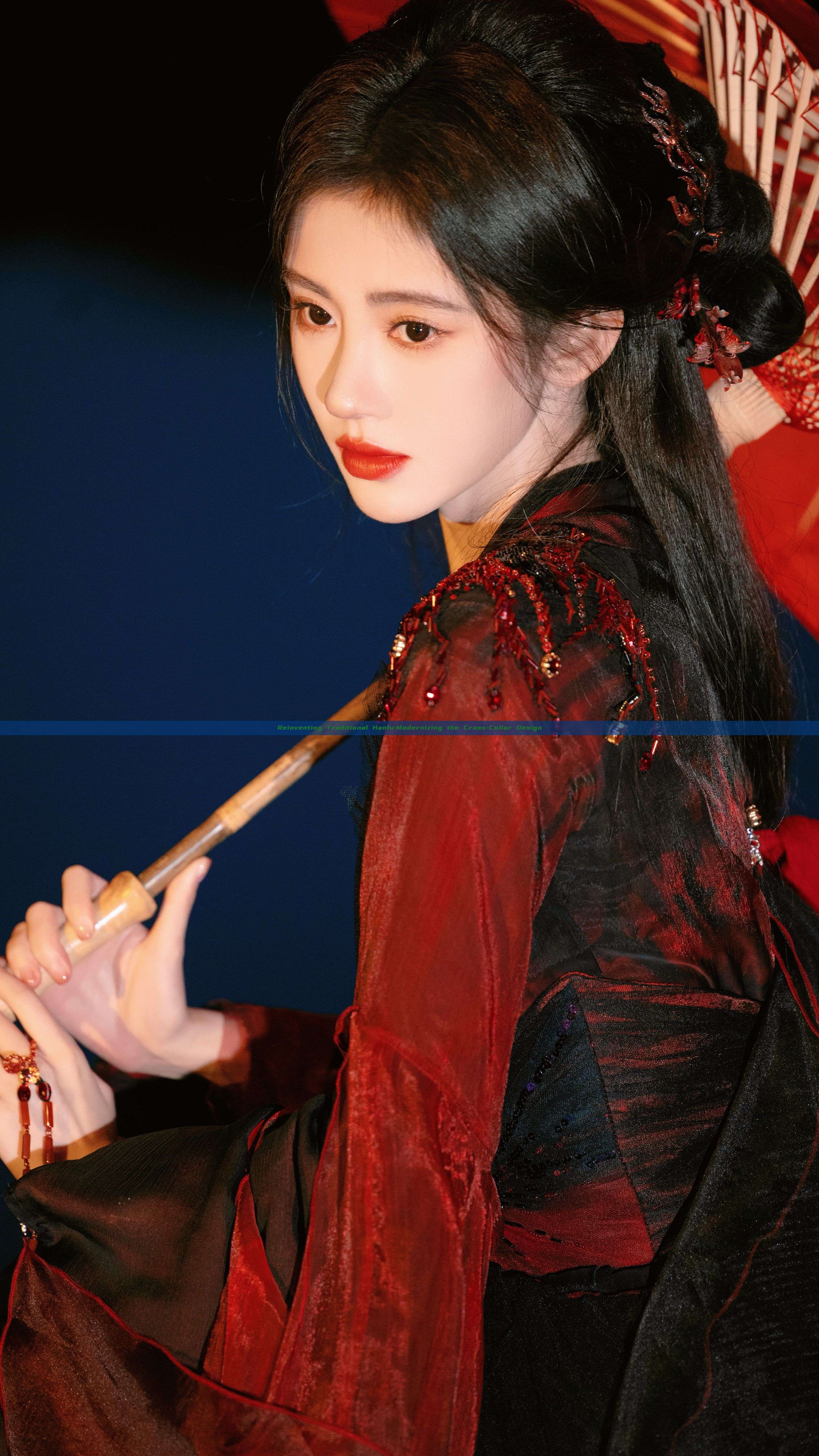 Reinventing Traditional Hanfu:Modernizing the Cross-Collar Design Reinventing Traditional Hanfu:Modernizing the Cross-Collar Design