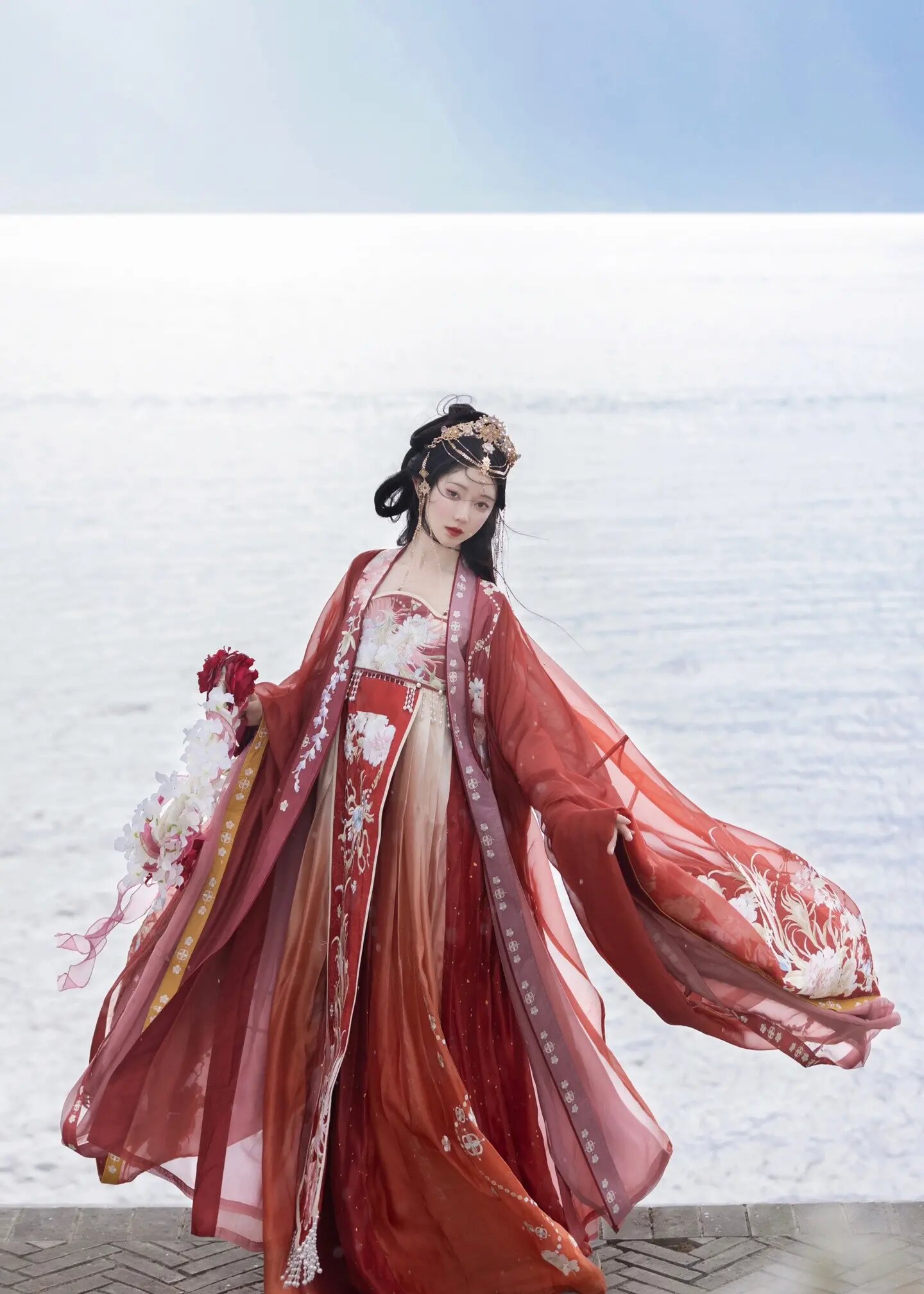 Mystic Boxes and the Charm of Traditional Chinese Fashion:The Allure of Hanfu in Ten-Li Xiang Mystic Boxes and the Charm of Traditional Chinese Fashion:The Allure of Hanfu in Ten-Li Xiang