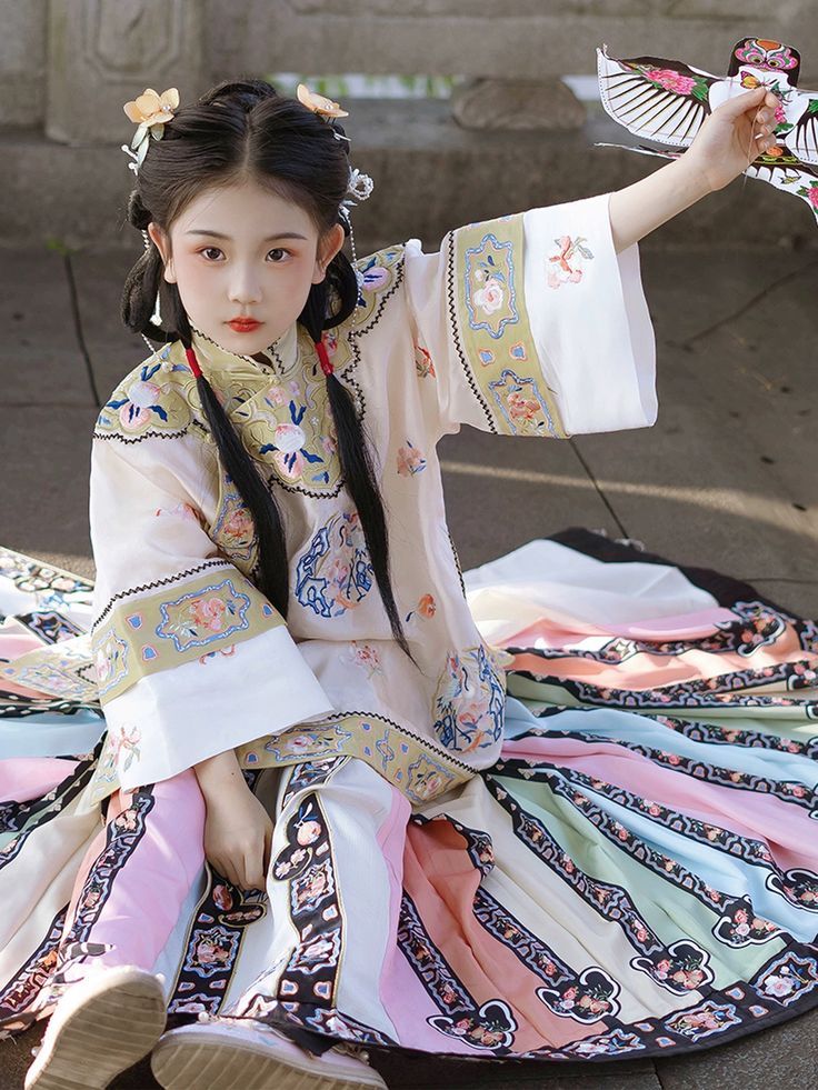 Elite Black Qipao:Fashionable Elegance for Modern Young Women