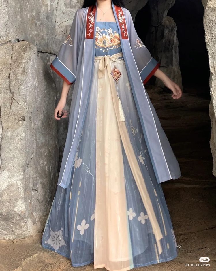 Baby Cheongsam:A Spring and Autumn Fashion Statement