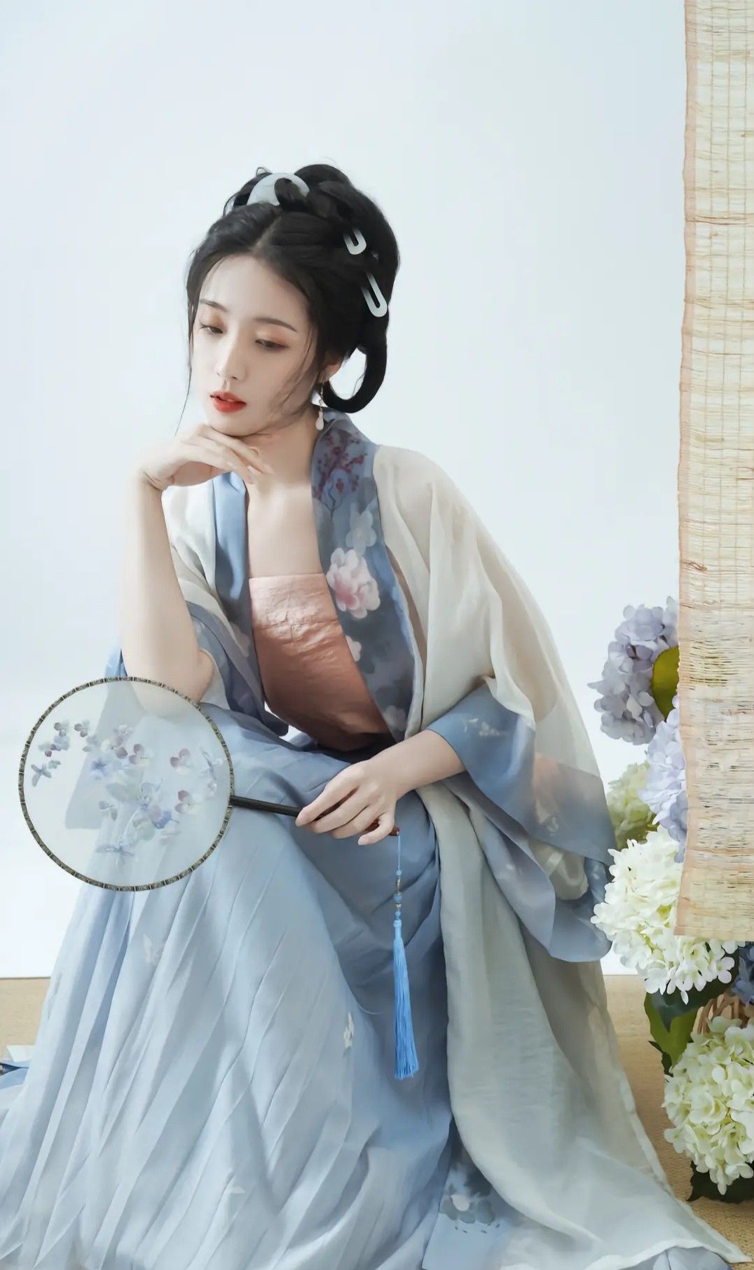 Youthful Elegance in a Traditional Tang-Style Cotton Jacket for Women