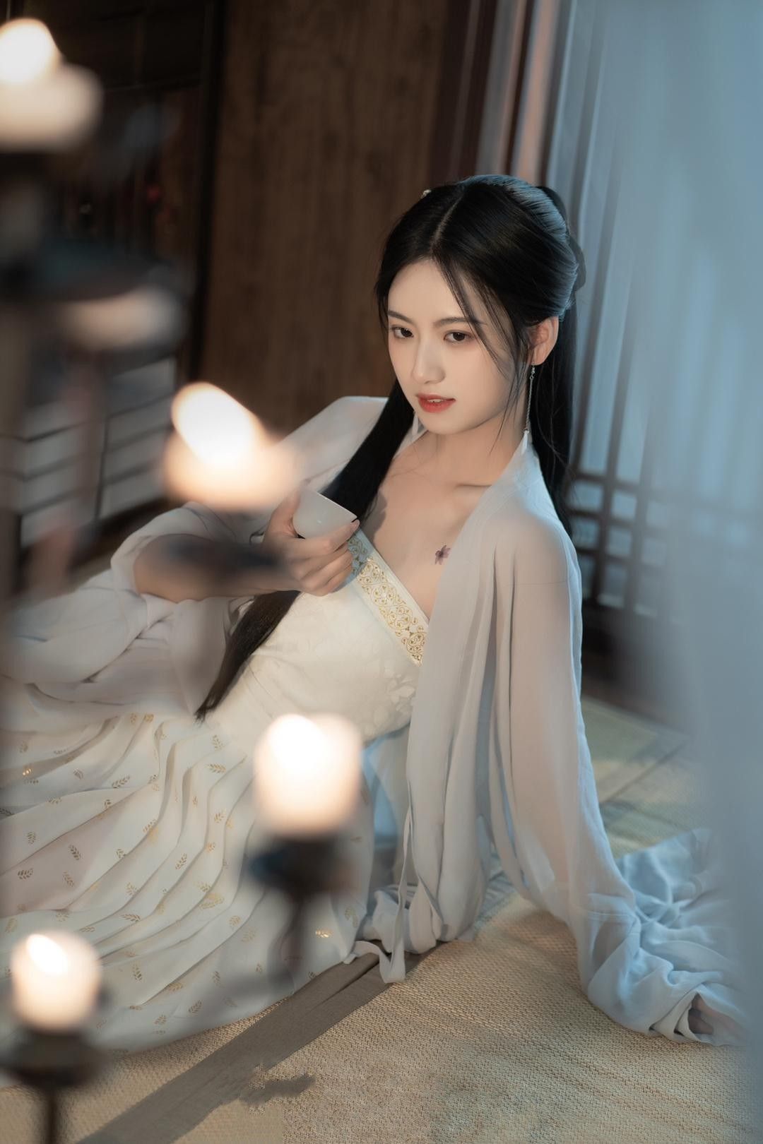 The Splendor of Hanfu:A Red Intersection of Cultural Heritage The Splendor of Hanfu:A Red Intersection of Cultural Heritage