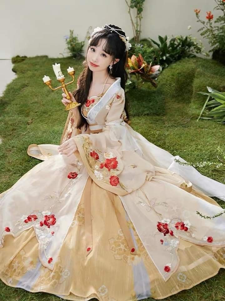 Ancient Charm of Girls Hanfu Costumes in Summer