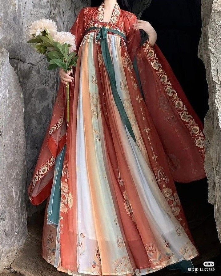 The Enchanting World of Yongye Starry River:The Story of Ling Miaomiaos Hanfu Style from Shisan Yu The Enchanting World of Yongye Starry River:The Story of Ling Miaomiaos Hanfu Style from Shisan Yu