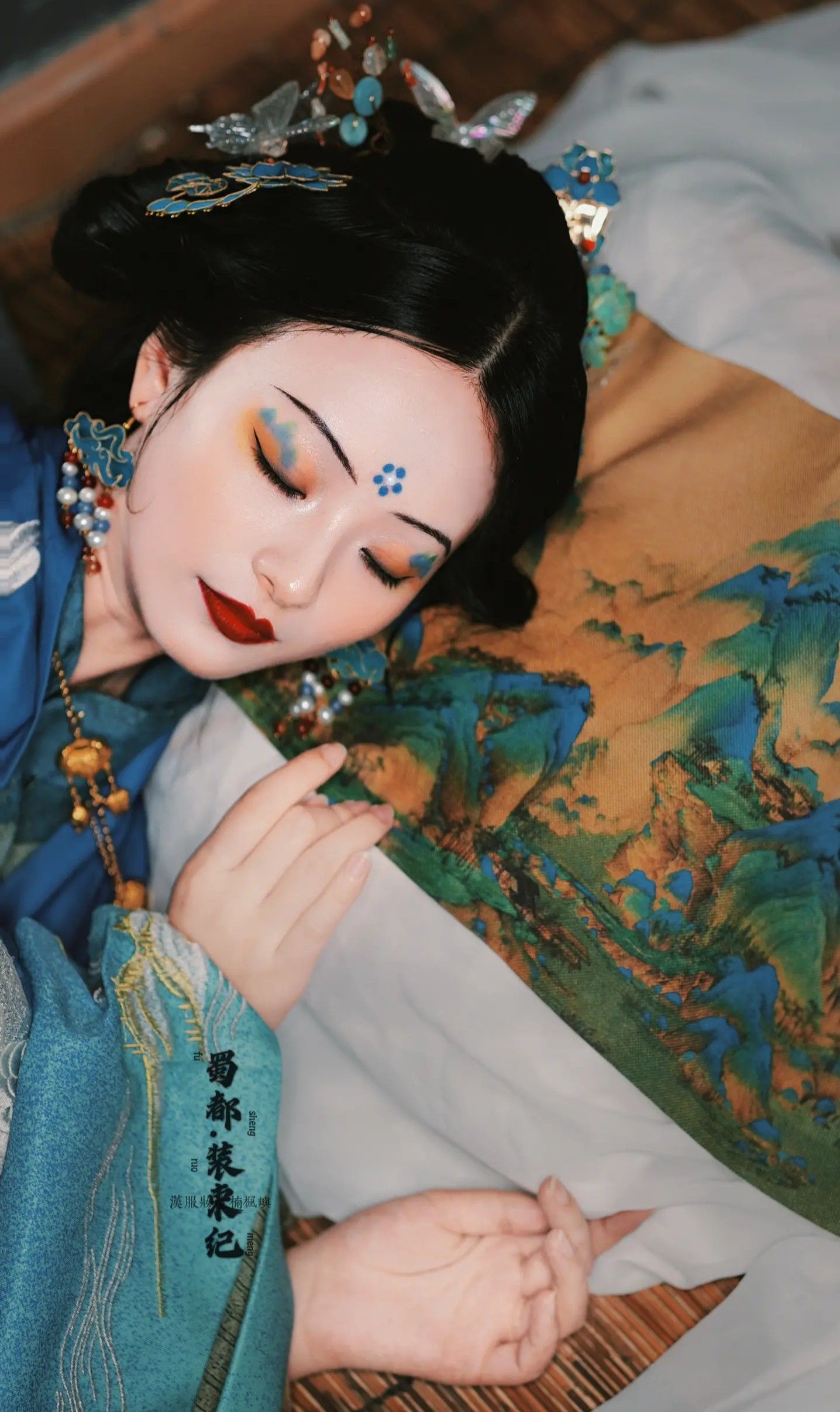 Ethereal Beauty in Ancient Hanfu Fashion:The Enchanting World of the Immortal Women Ethereal Beauty in Ancient Hanfu Fashion:The Enchanting World of the Immortal Women