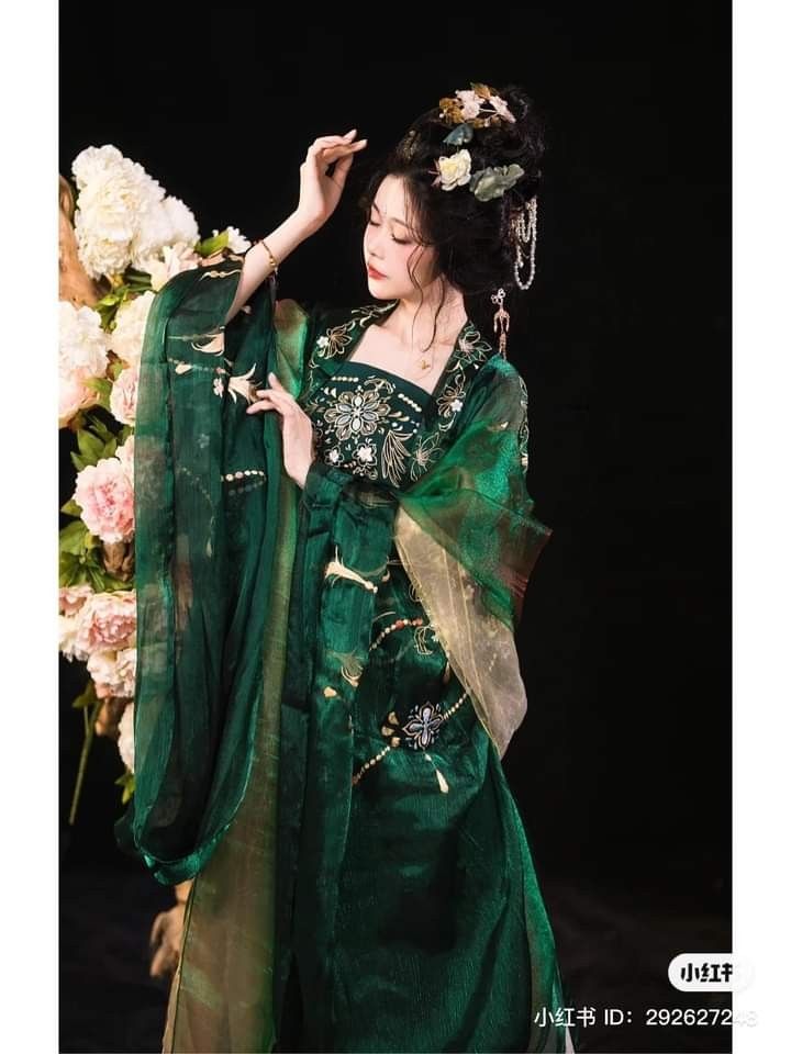 Exploring the World of Chunqiu Naza Elements in Childrens Hanfu Costumes for Girls Exploring the World of Chunqiu Naza Elements in Childrens Hanfu Costumes for Girls