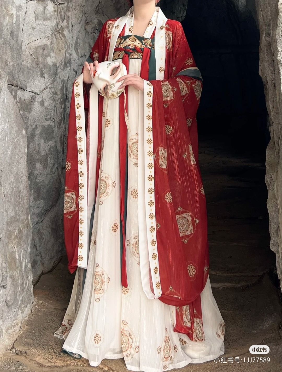 Introduction to Childrens Traditional Hanfu Costumes in Kindergarten