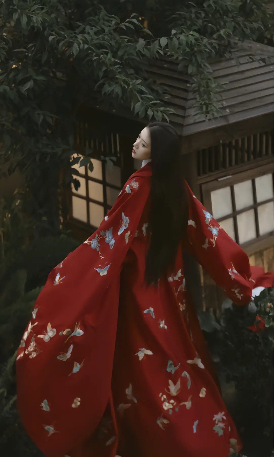 The Charm of a Slightly Curvier Cheongsam:An Engagement Story