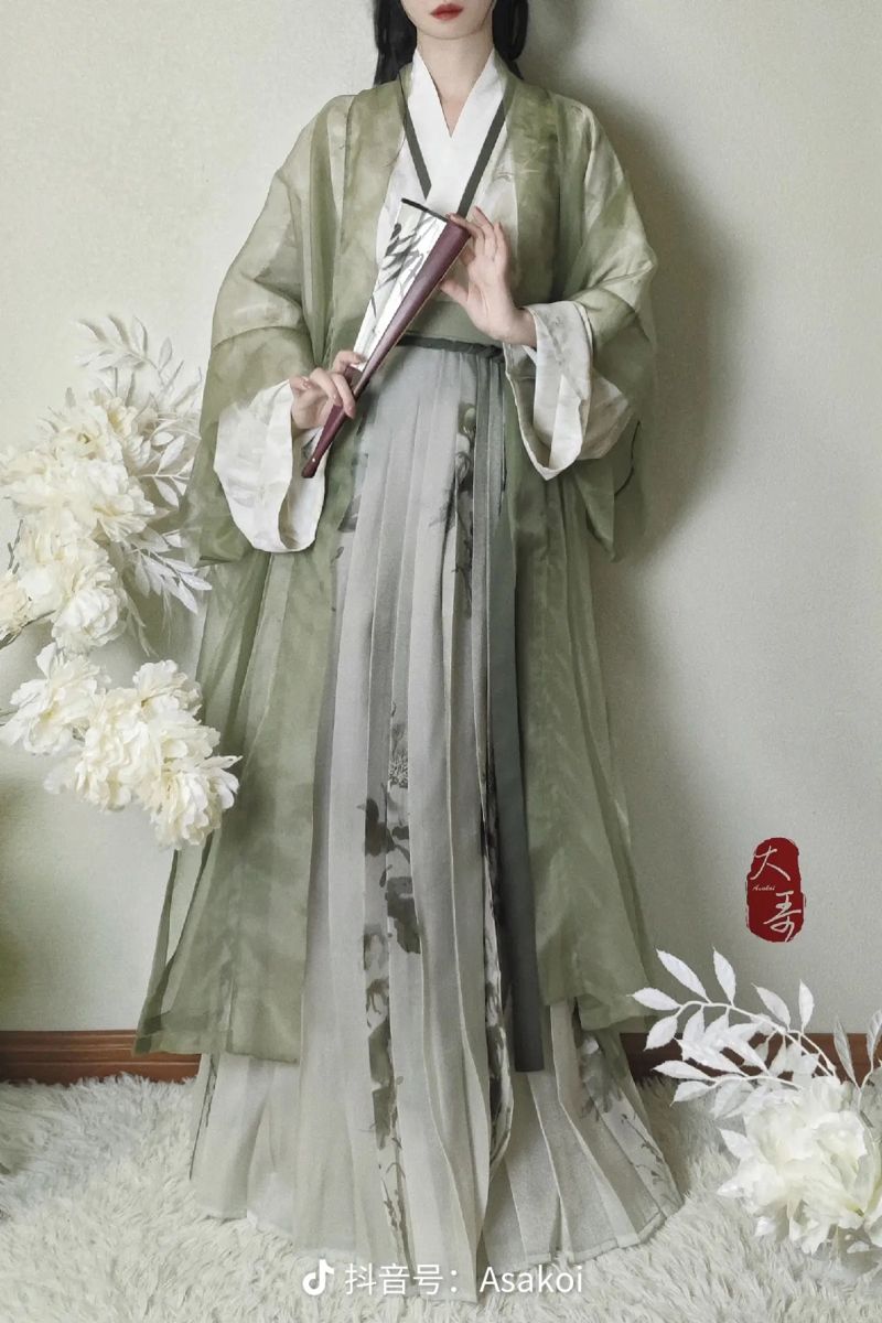 The Warlords Cheongsam and the Concubines Role in Traditional Chinese Society The Warlords Cheongsam and the Concubines Role in Traditional Chinese Society