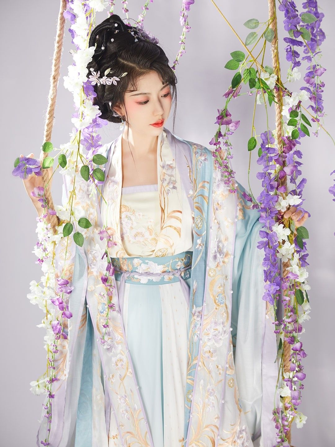Winter Celebration:A Guide to Buying Traditional Hanfu Outfits for Little Girls on Chinese New Year