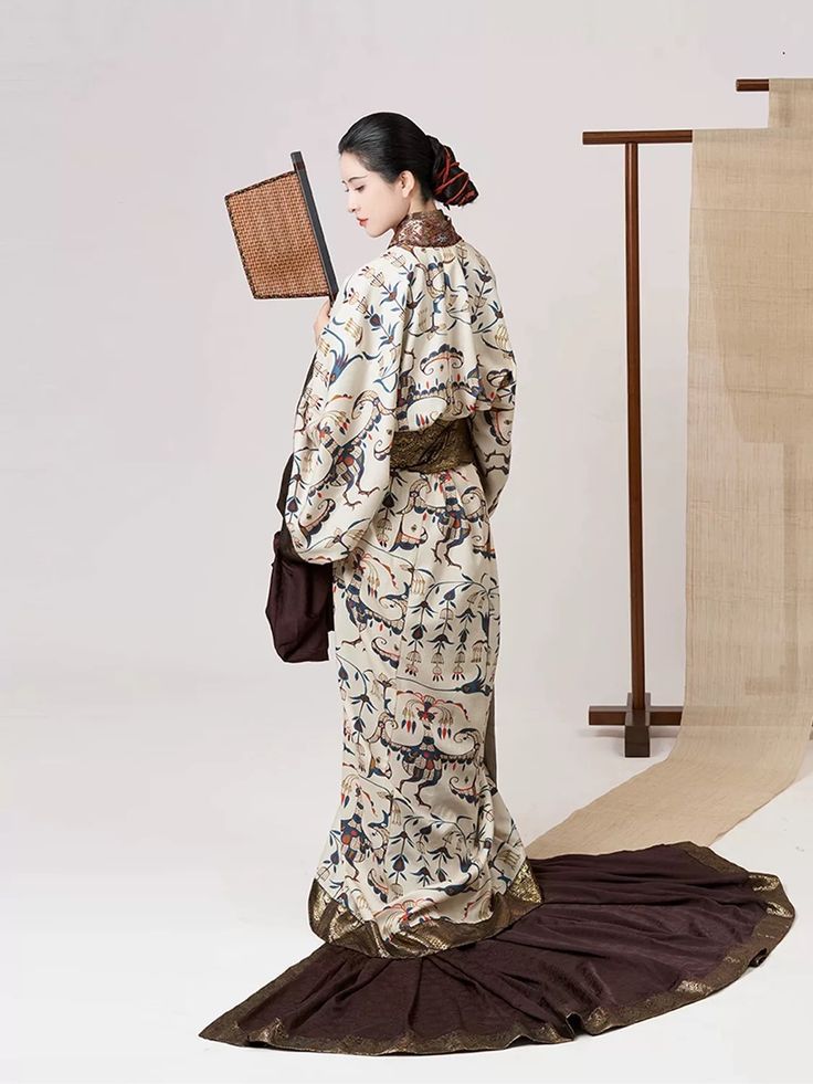 The Allure of Qipao as a Brides Departure Gown:A Cultural Journey The Allure of Qipao as a Brides Departure Gown:A Cultural Journey
