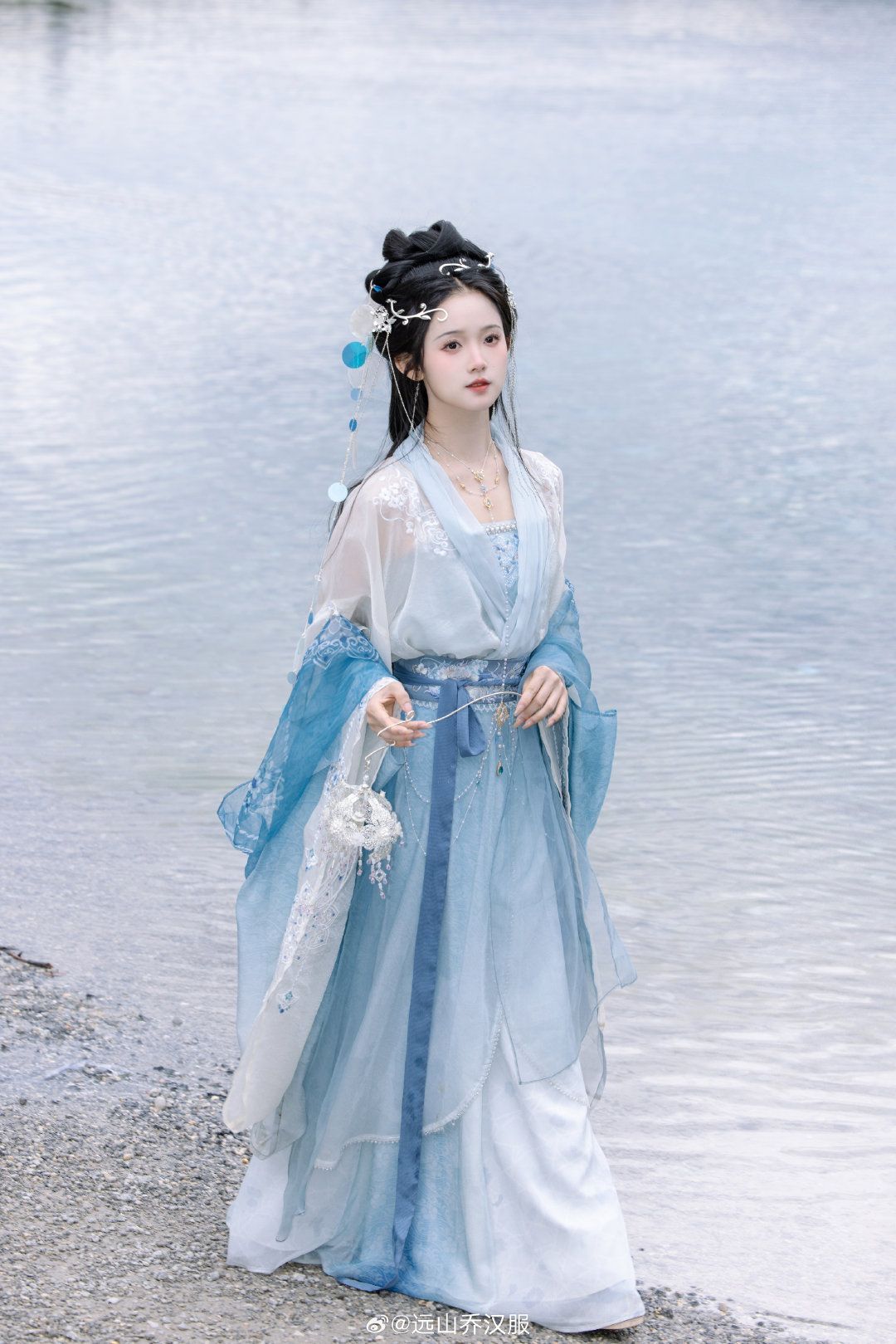 Latest Summer Girls Hanfu Fashion:Thin and Delicate Hanbok for Little Girls