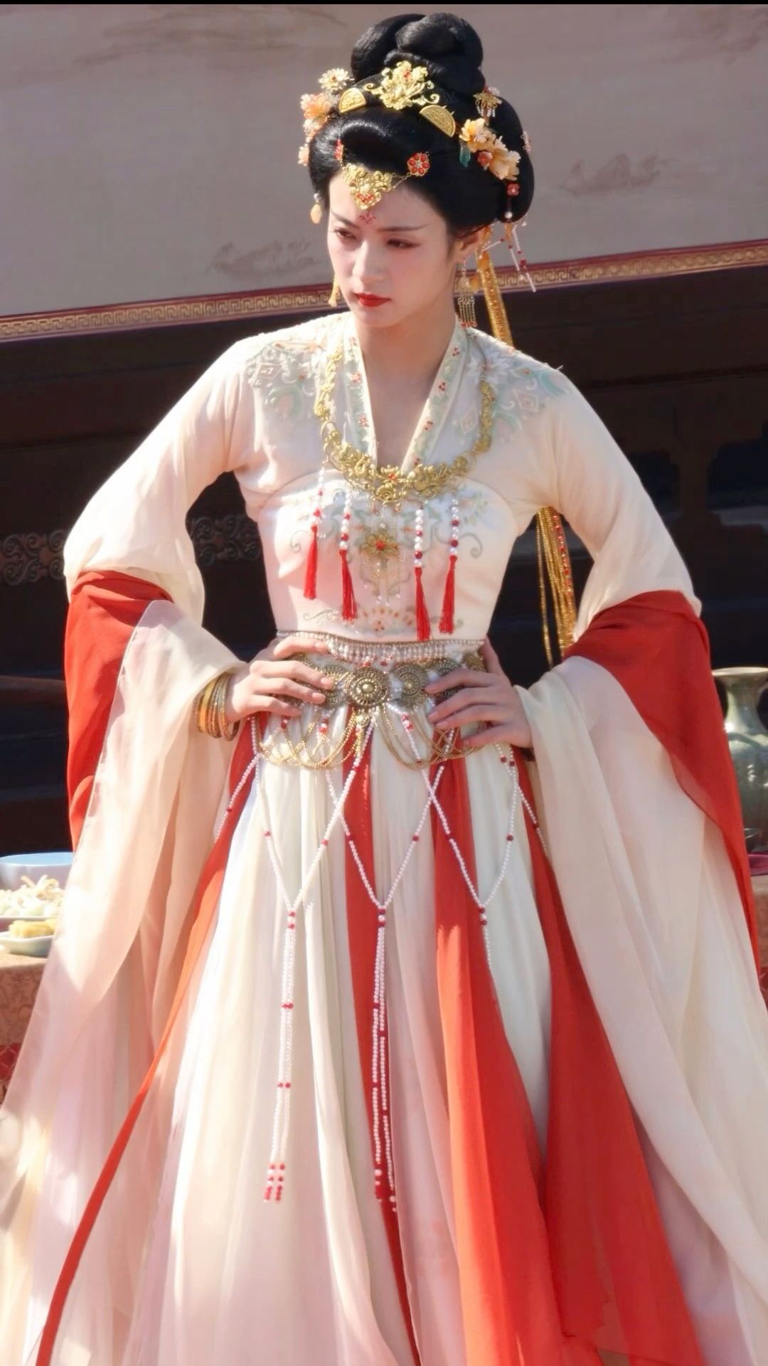 The Evolution of Hanfu Fashion:The Lion-like Splendor of the Leo-Zodiac