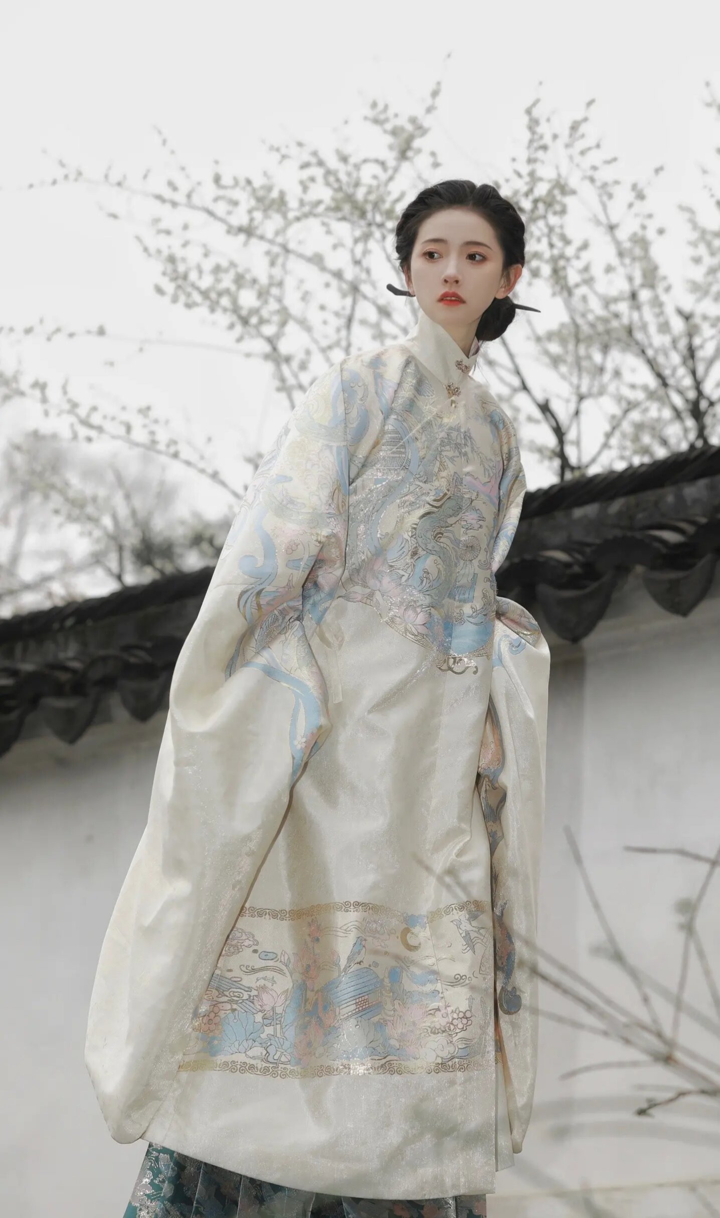 The Blue-Hued Hanfu Girl Child:A Glimpse into the World of Traditional Chinese童装 The Blue-Hued Hanfu Girl Child:A Glimpse into the World of Traditional Chinese童装
