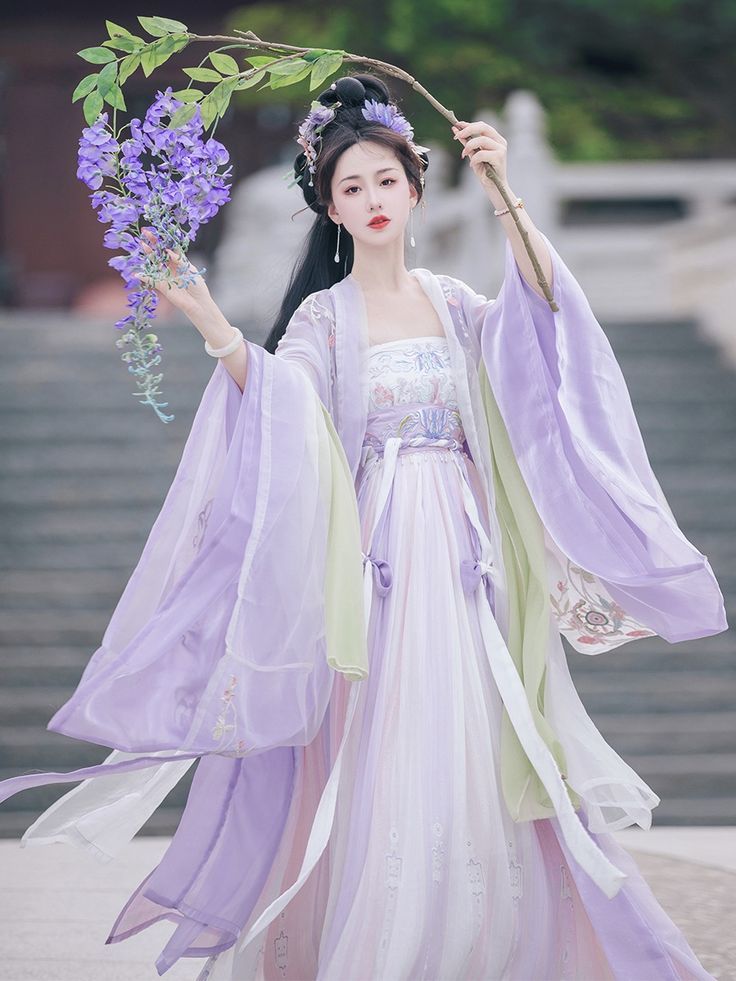 Plus Size Fashion:Reinventing Traditional Cheongsam for the Summer