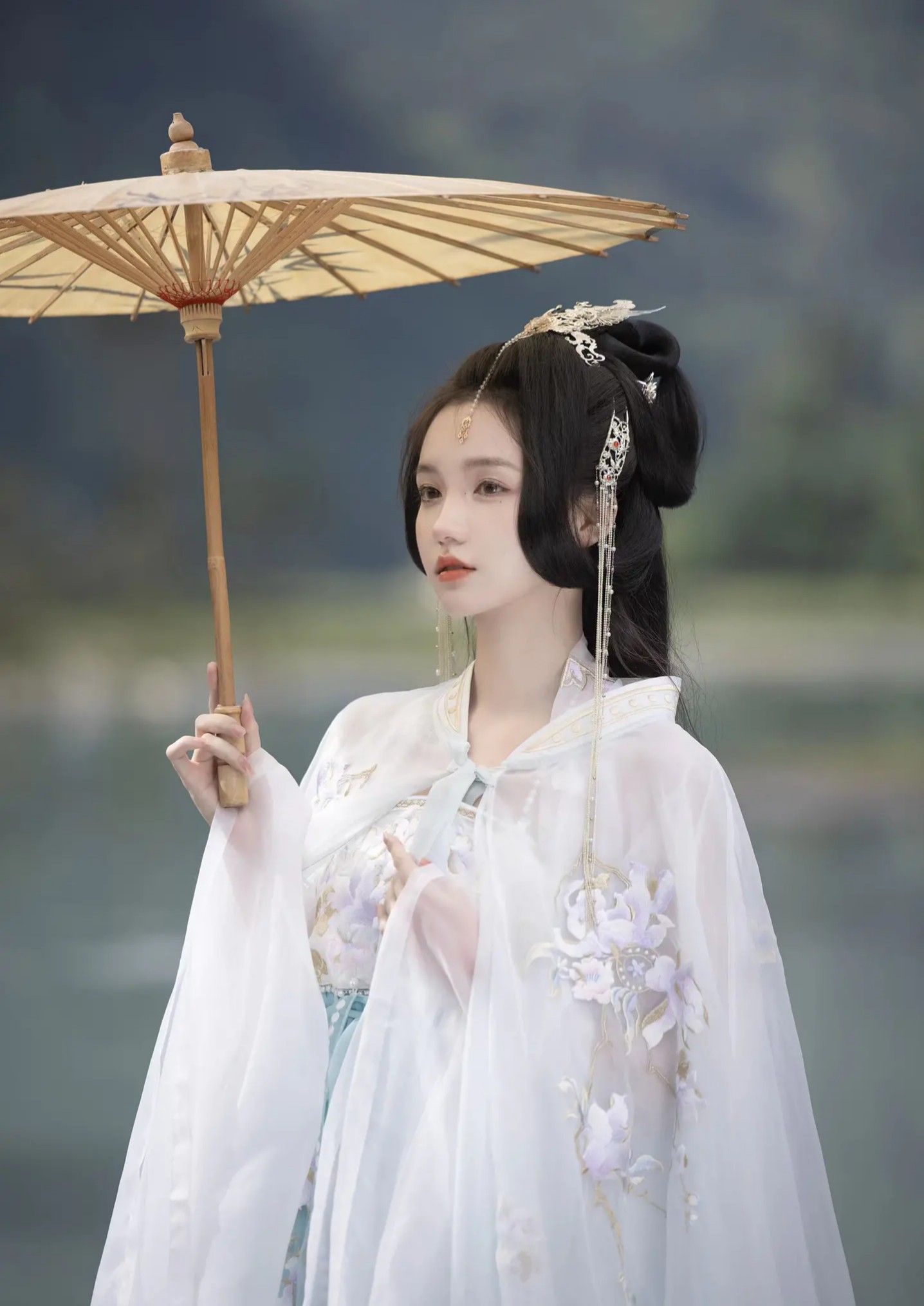 The Inner Charm of Cheongsam:The Qipaos Hidden Lining The Inner Charm of Cheongsam:The Qipaos Hidden Lining