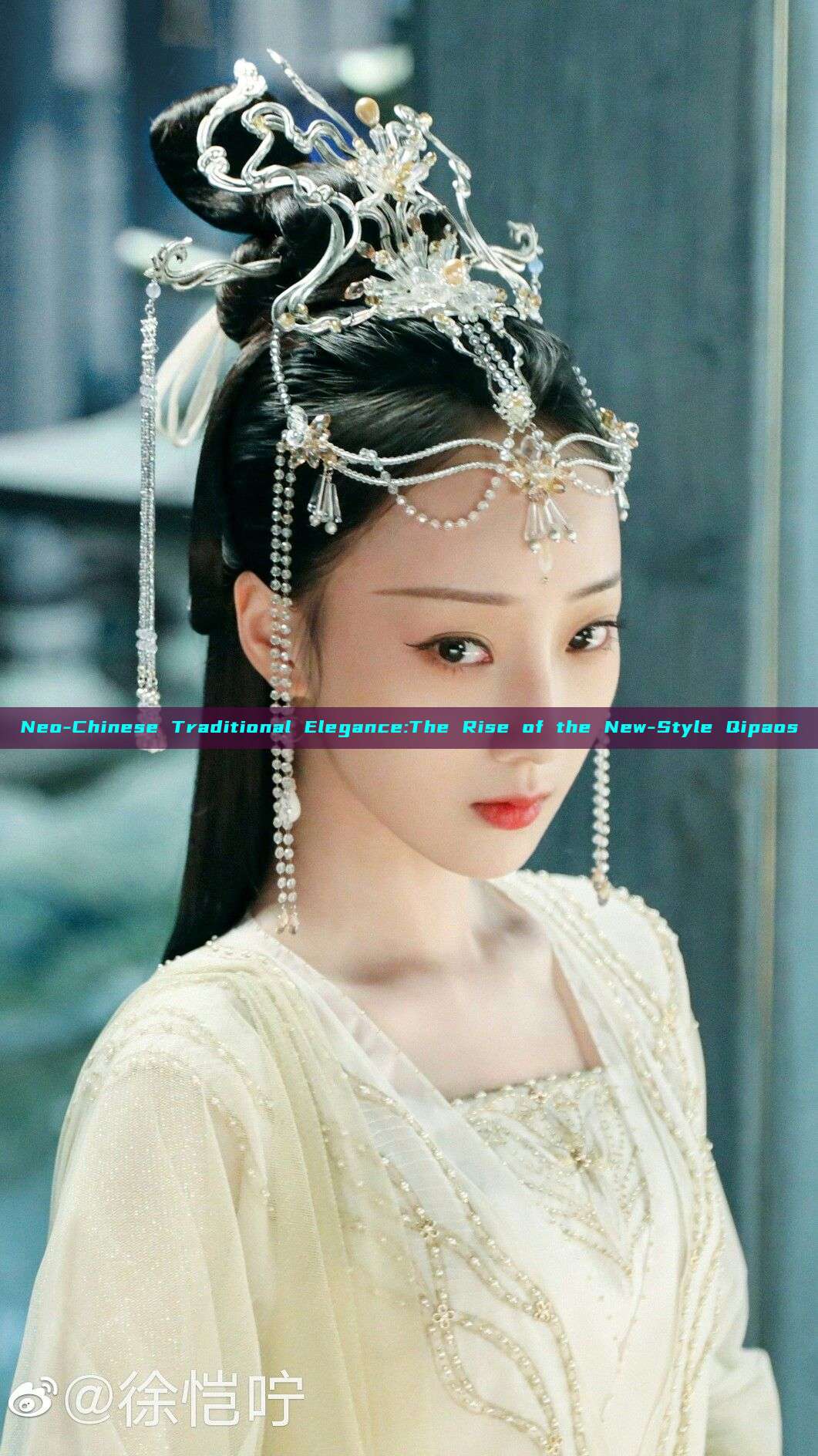 Neo-Chinese Traditional Elegance:The Rise of the New-Style Qipaos Neo-Chinese Traditional Elegance:The Rise of the New-Style Qipaos