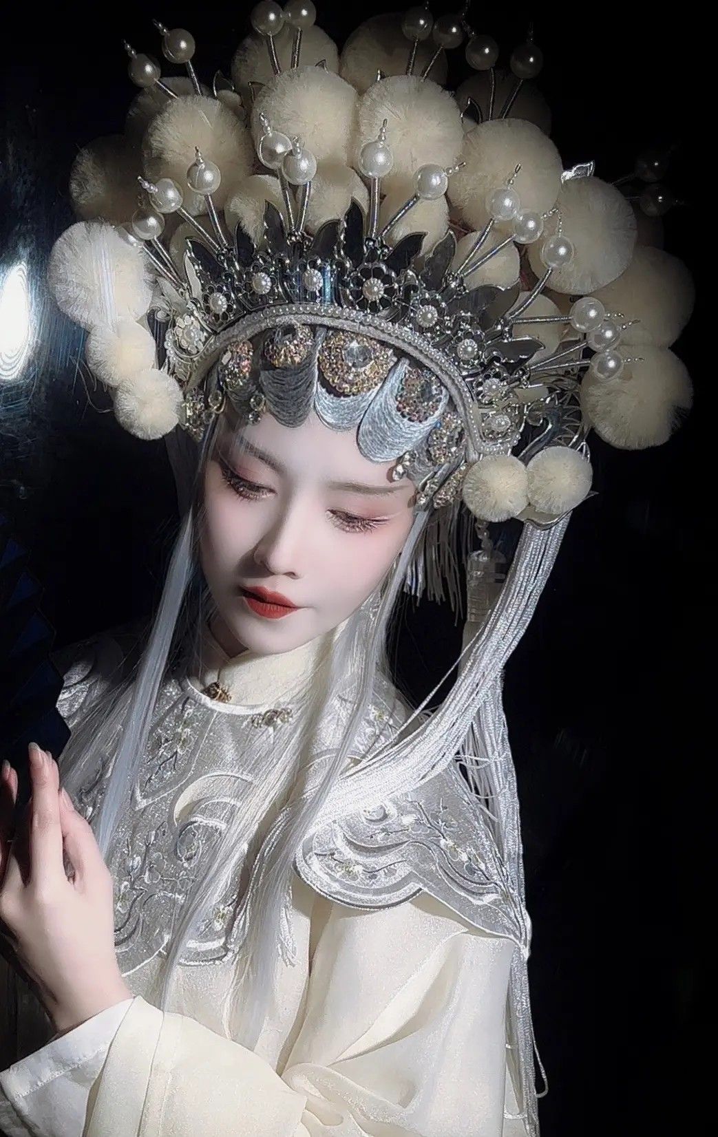Embracing Modernity in Traditional Cheongsam:The Rise of New Chinese-Style Bubble-袖 Quipao