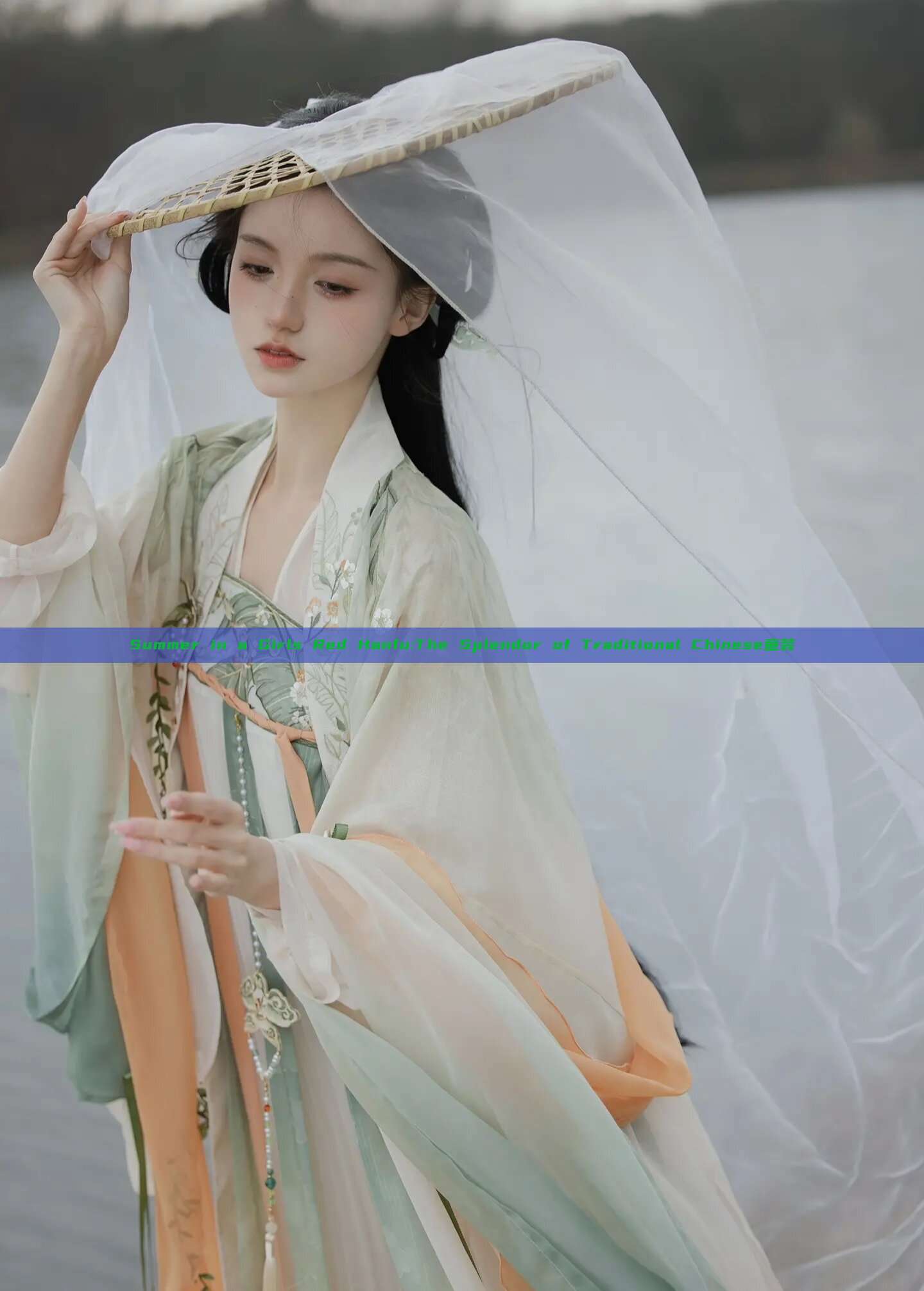 Summer in a Girls Red Hanfu:The Splendor of Traditional Chinese童装