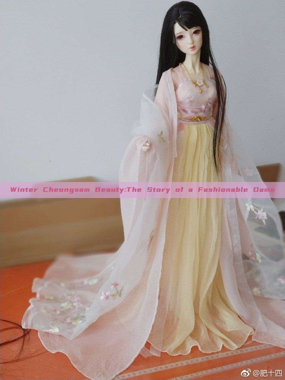 Winter Cheongsam Beauty:The Story of a Fashionable Dame