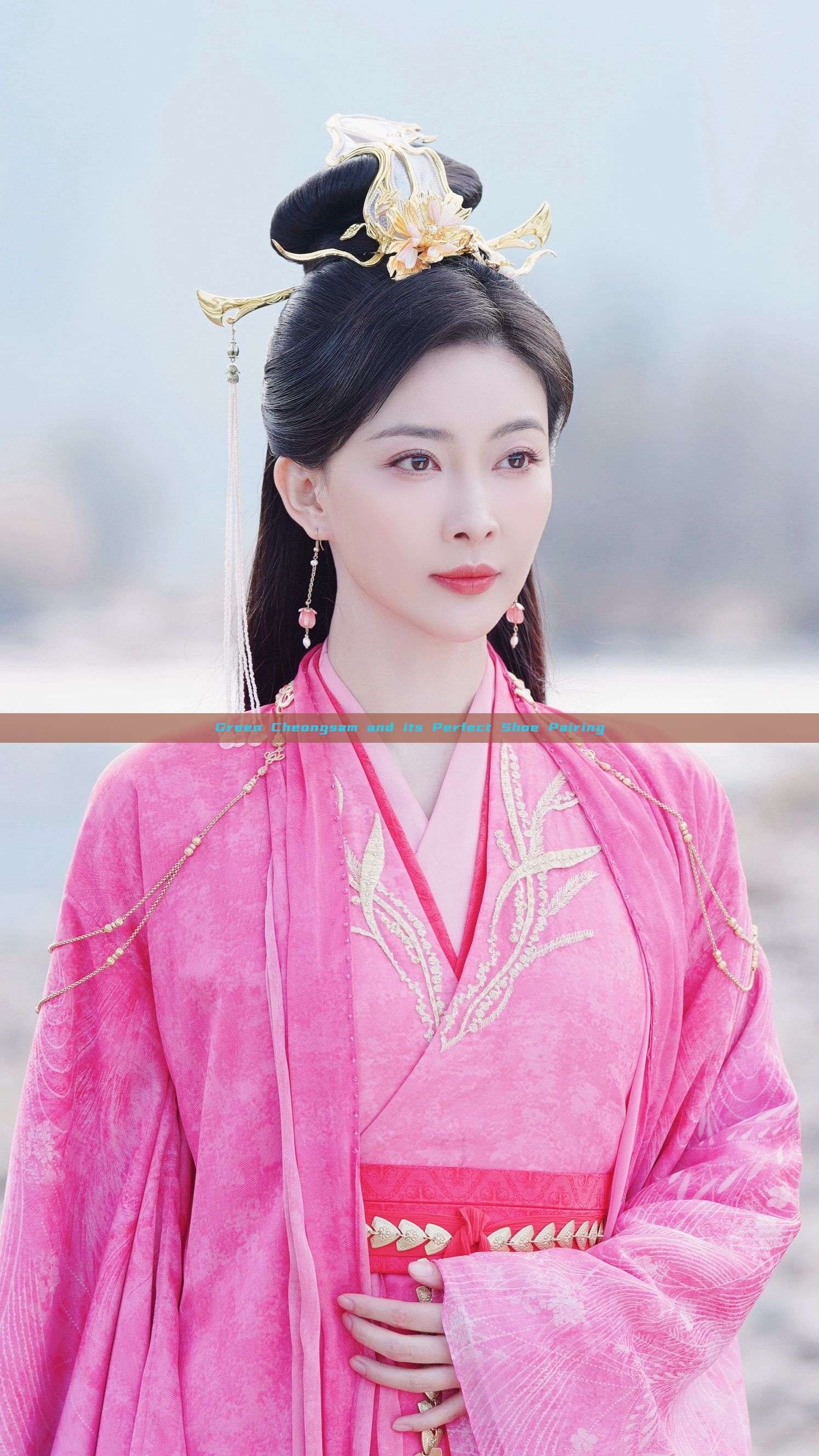 Green Cheongsam and its Perfect Shoe Pairing Green Cheongsam and its Perfect Shoe Pairing
