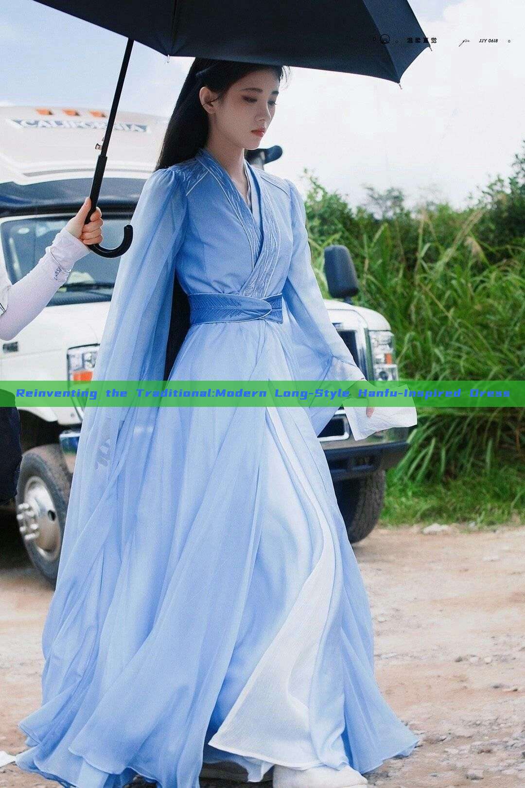 Reinventing the Traditional:Modern Long-Style Hanfu-Inspired Dress
