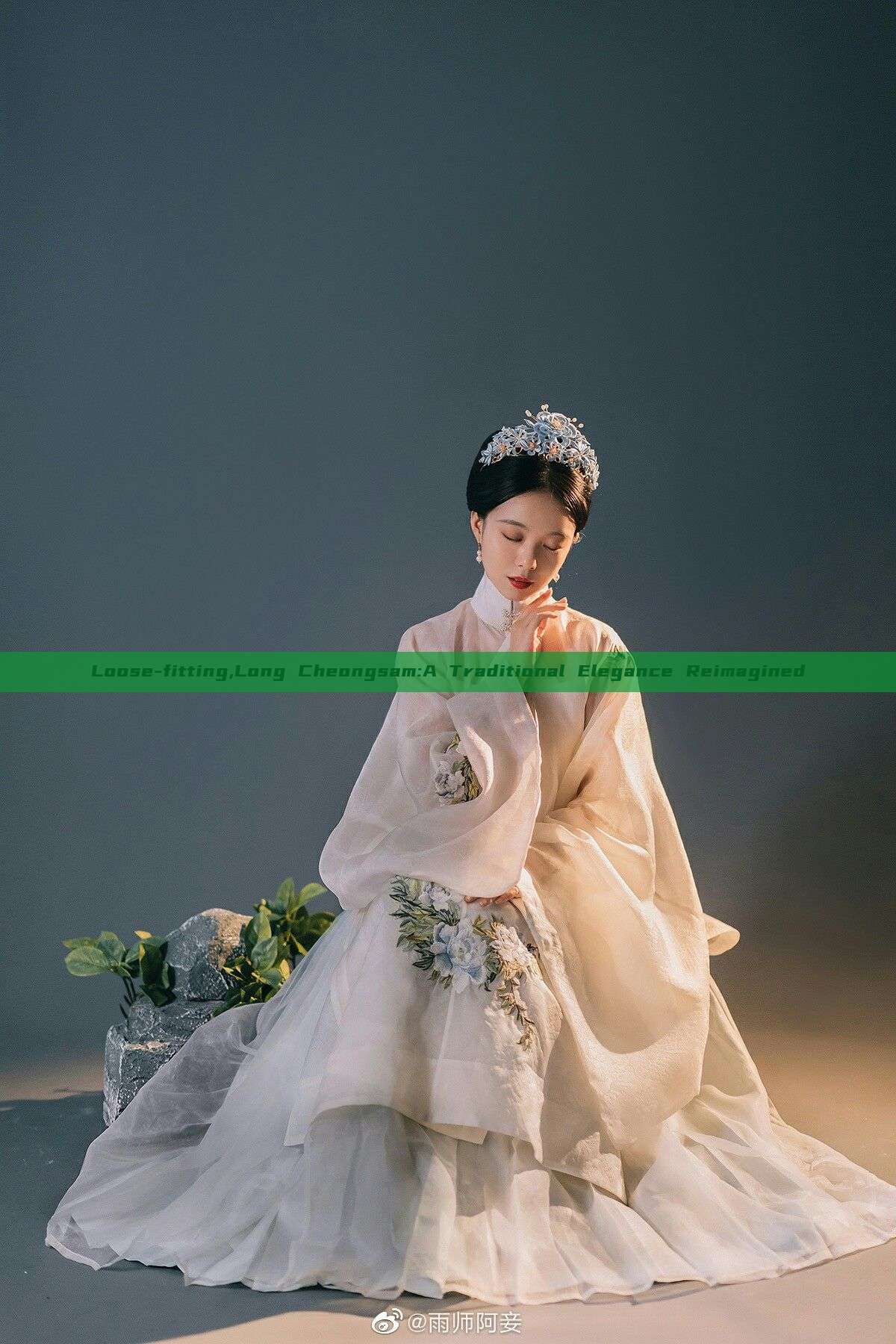 Loose-fitting,Long Cheongsam:A Traditional Elegance Reimagined Loose-fitting,Long Cheongsam:A Traditional Elegance Reimagined