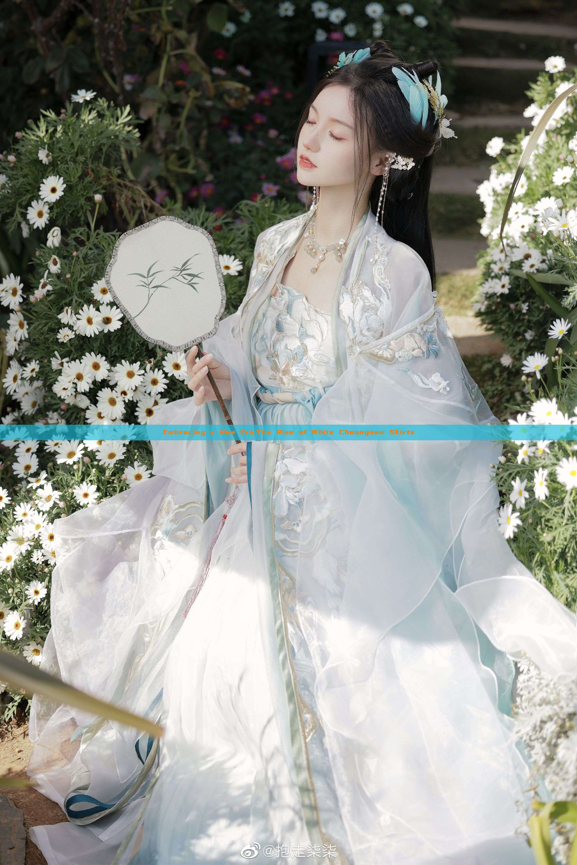 Embracing a New Era:The Rise of White Cheongsam Skirts Embracing a New Era:The Rise of White Cheongsam Skirts
