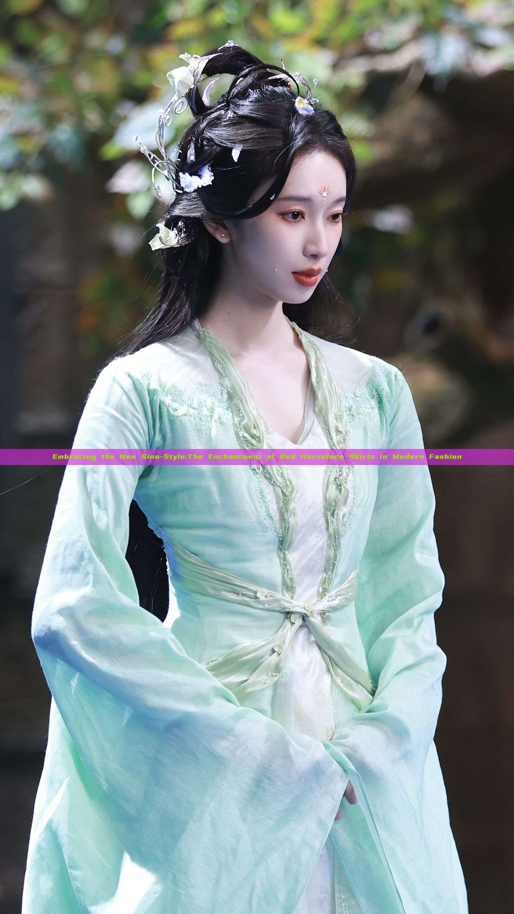 Embracing the New Sino-Style:The Enchantment of Red Horseface Skirts in Modern Fashion Embracing the New Sino-Style:The Enchantment of Red Horseface Skirts in Modern Fashion