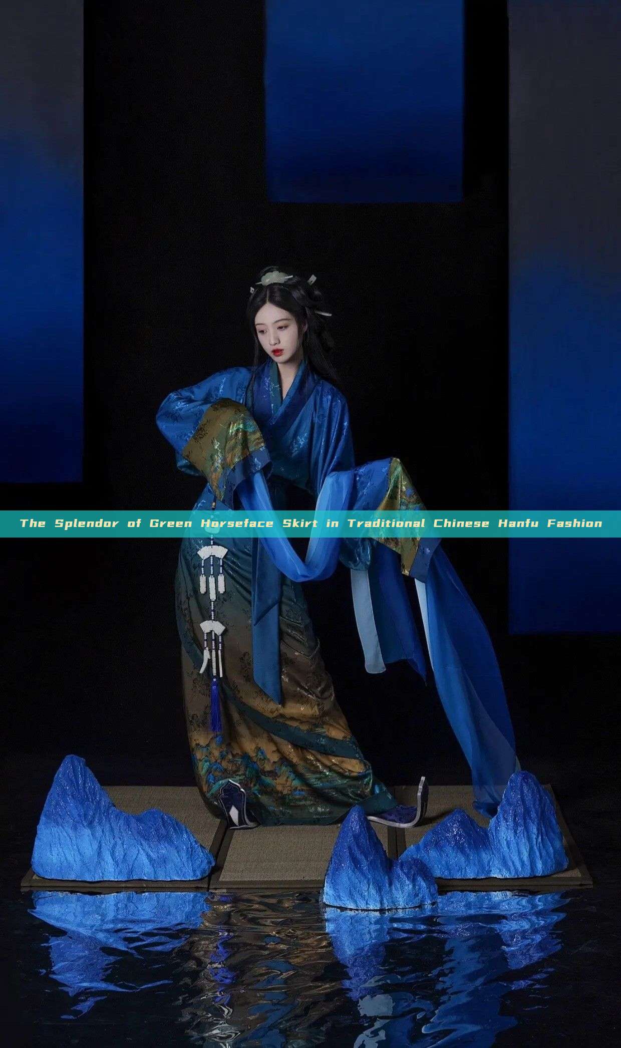 The Splendor of Green Horseface Skirt in Traditional Chinese Hanfu Fashion The Splendor of Green Horseface Skirt in Traditional Chinese Hanfu Fashion