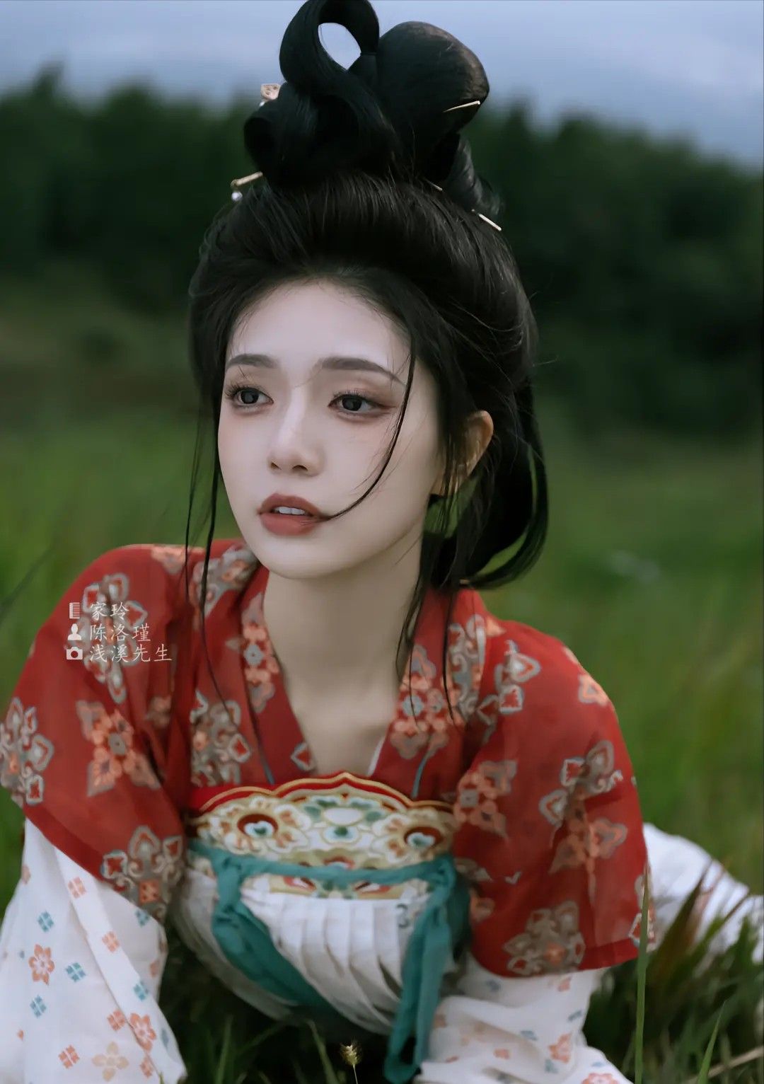 Neo-Ming Style:The Evolution of the Traditional Chinese Horseface Skirt
