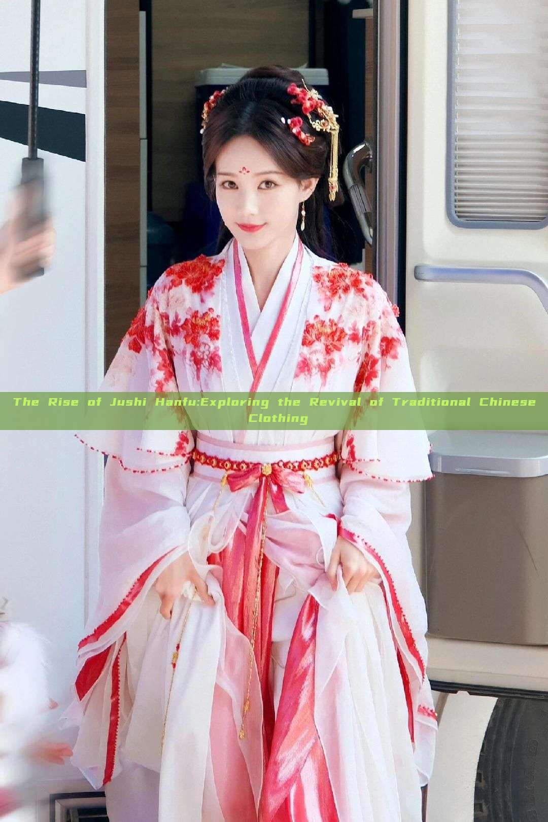 The Rise of Jushi Hanfu:Exploring the Revival of Traditional Chinese Clothing