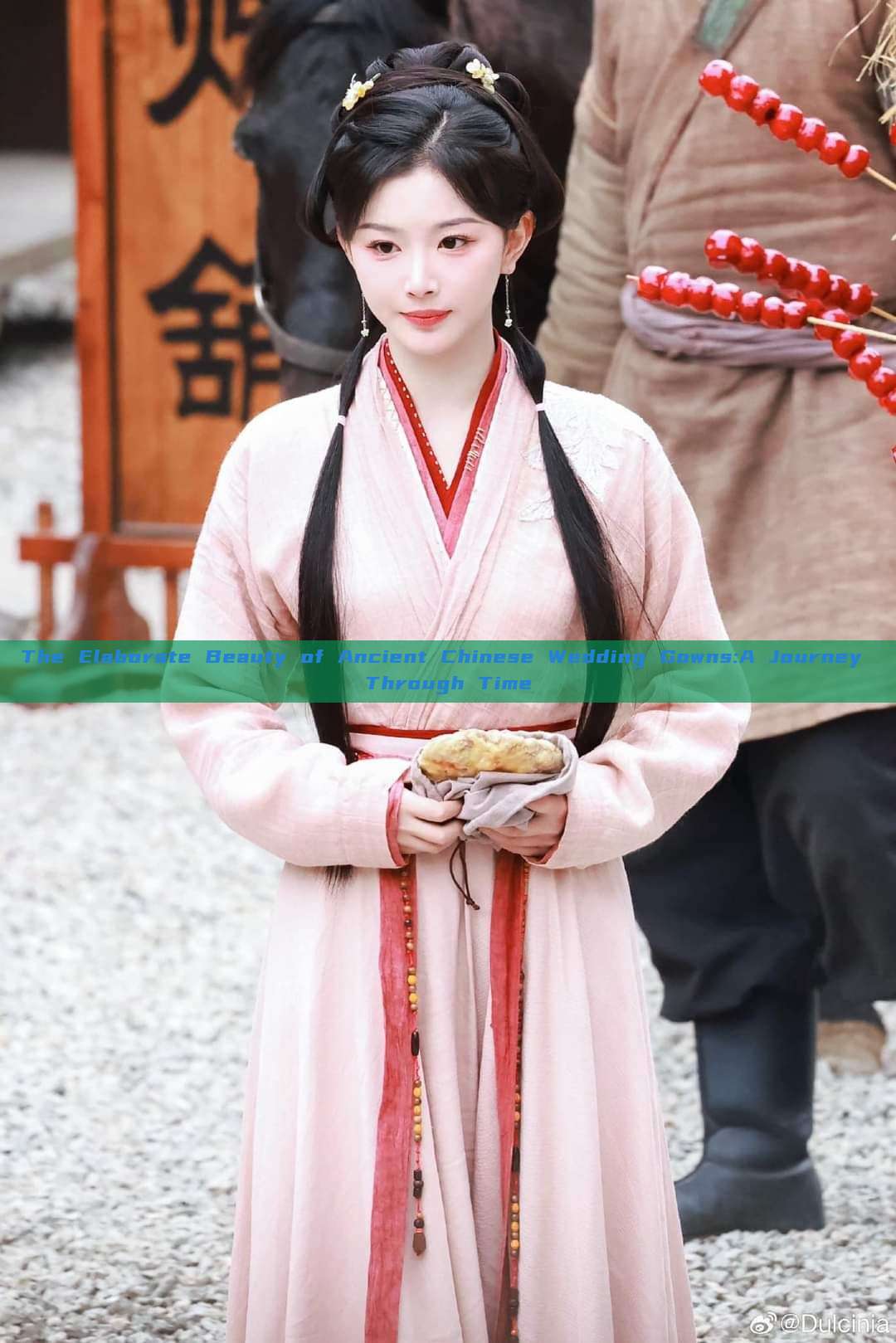 The Elaborate Beauty of Ancient Chinese Wedding Gowns:A Journey Through Time The Elaborate Beauty of Ancient Chinese Wedding Gowns:A Journey Through Time