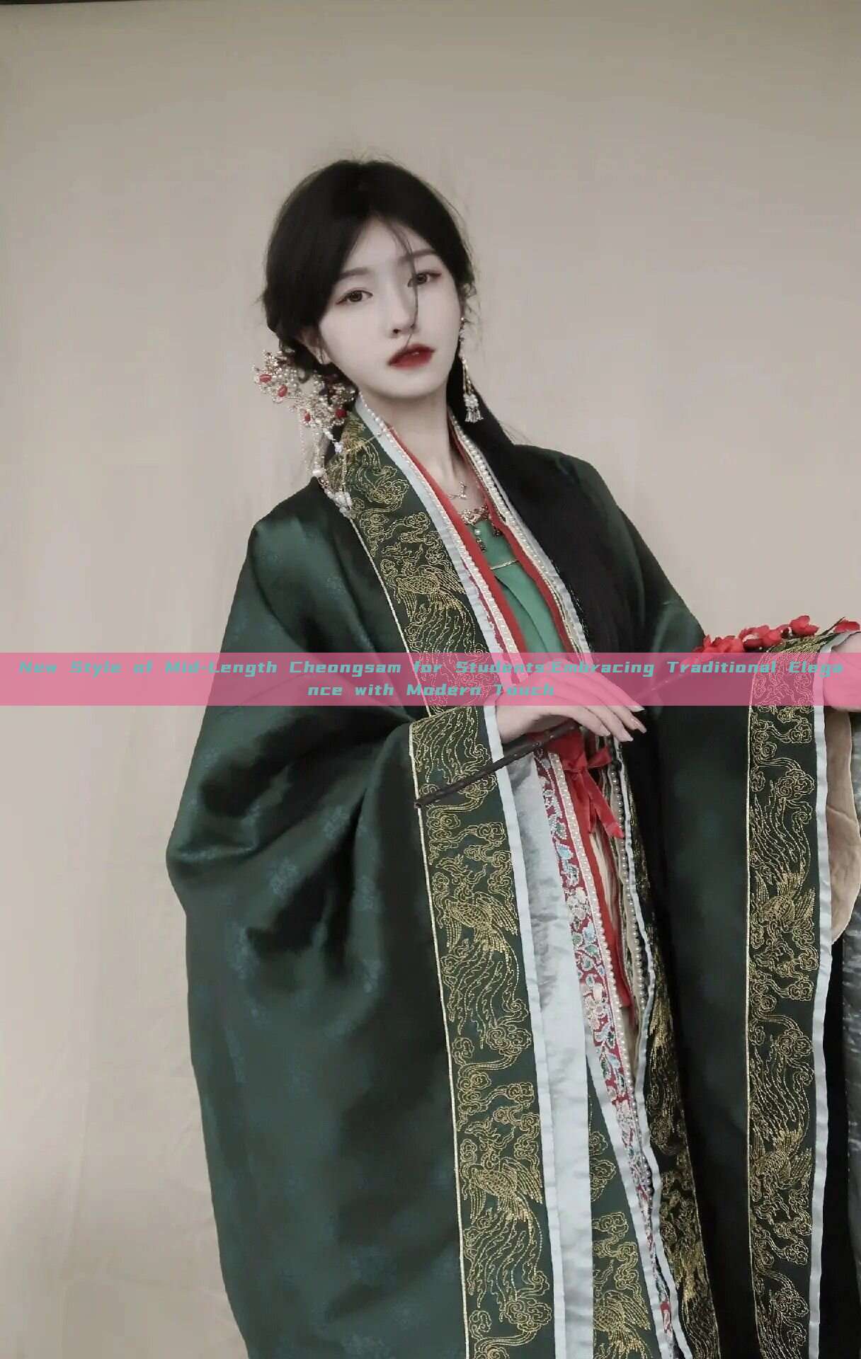 New Style of Mid-Length Cheongsam for Students:Embracing Traditional Elegance with Modern Touch New Style of Mid-Length Cheongsam for Students:Embracing Traditional Elegance with Modern Touch