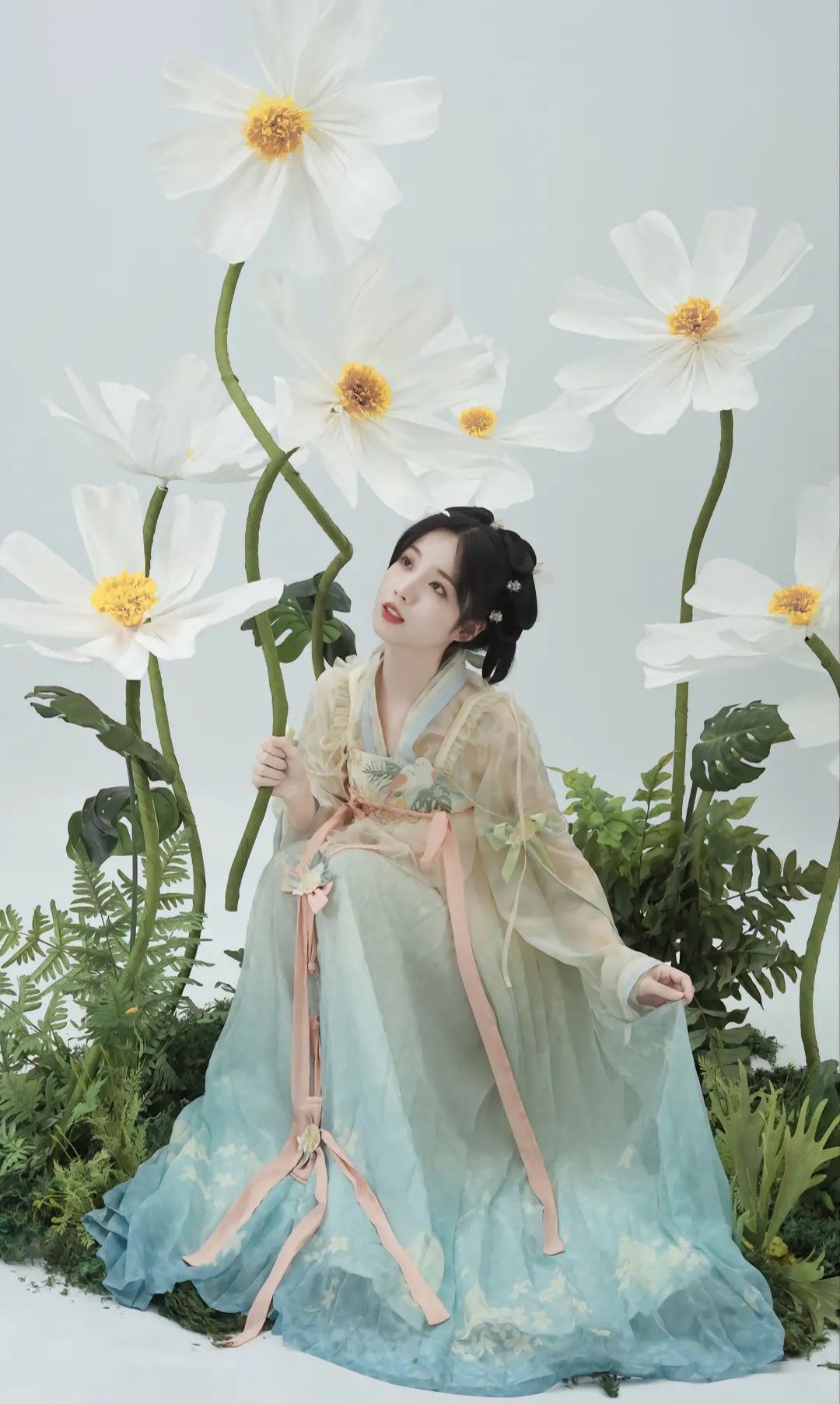 The Pearl Maiden in Traditional Hanfu:A Tale of Elegance and Splendor The Pearl Maiden in Traditional Hanfu:A Tale of Elegance and Splendor