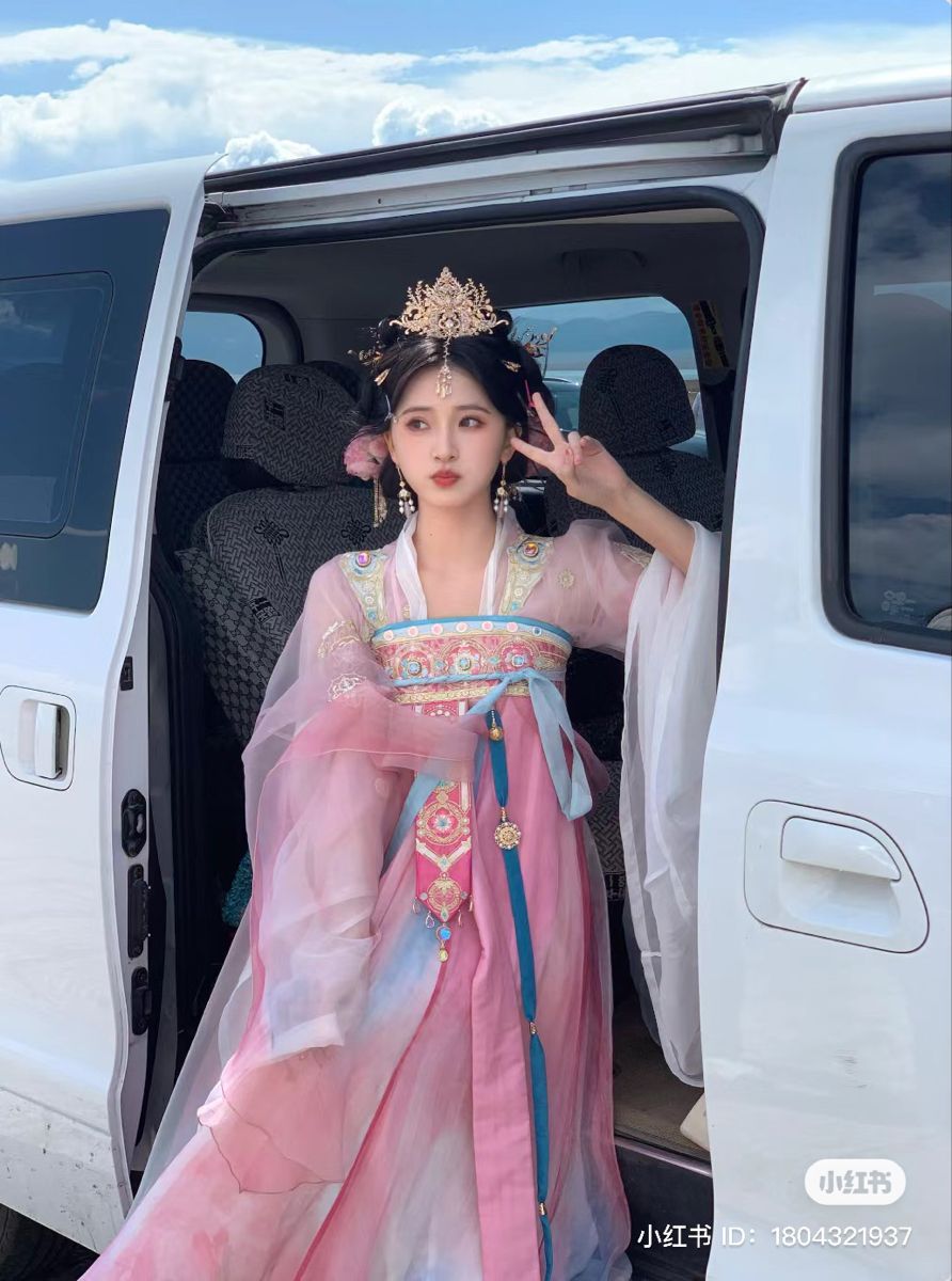 The Story of Cheongsam:The Joyful Mother-in-Laws Wedding Dress The Story of Cheongsam:The Joyful Mother-in-Laws Wedding Dress