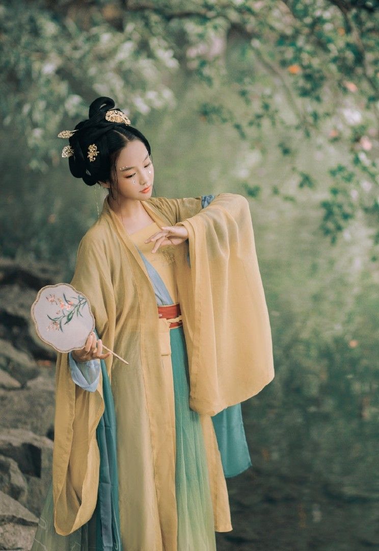 Restoring and Reimagining Traditional Hanfu Shoes:A Journey Through Time and Craftsmanship Restoring and Reimagining Traditional Hanfu Shoes:A Journey Through Time and Craftsmanship