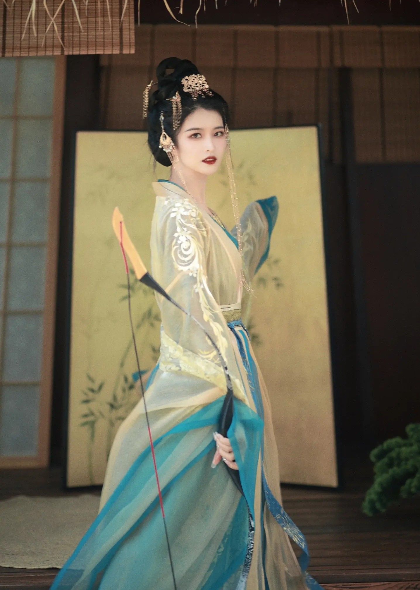 Childrens Cheongsam for Summer:Styling a 12-Year-Old Girl in Qipao