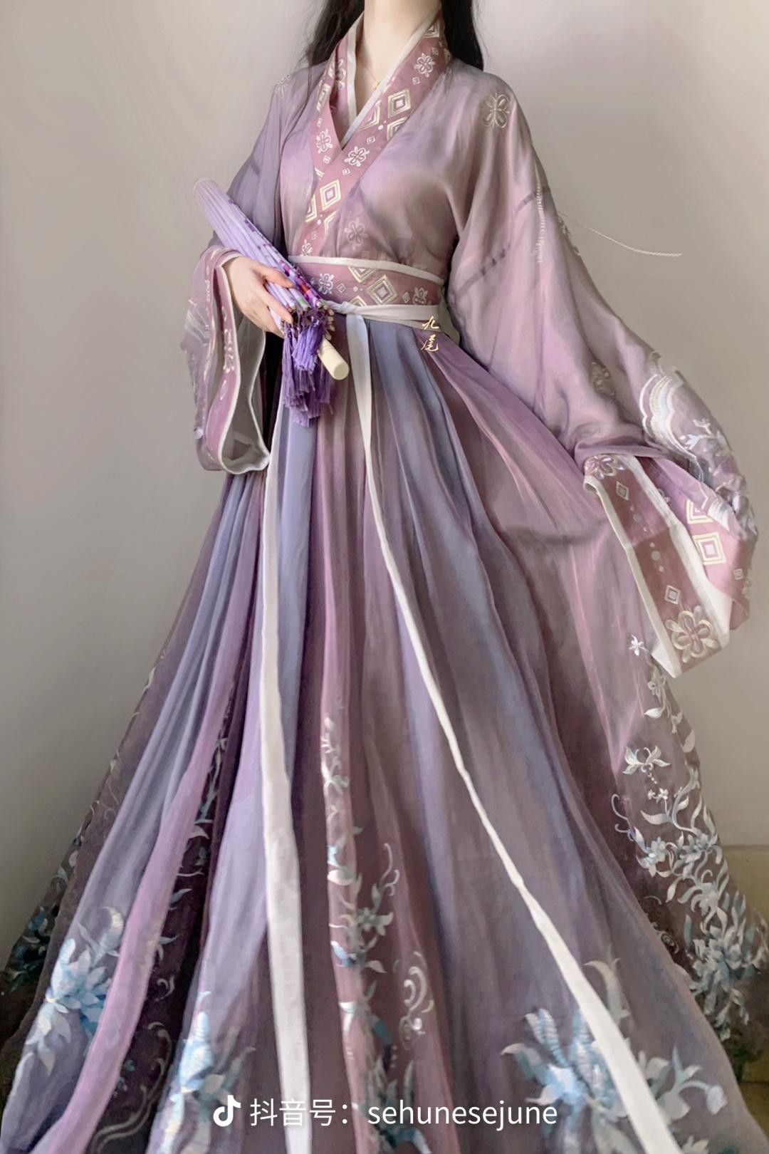 Ten-Mile Fragrance:The Original Hanfu Clothing Boutique Ten-Mile Fragrance:The Original Hanfu Clothing Boutique