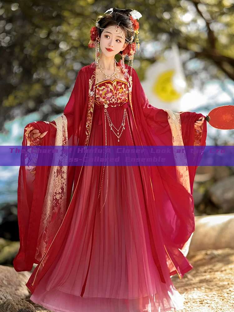 The Charm of Hanfu:A Closer Look at the Cross-Collared Ensemble The Charm of Hanfu:A Closer Look at the Cross-Collared Ensemble