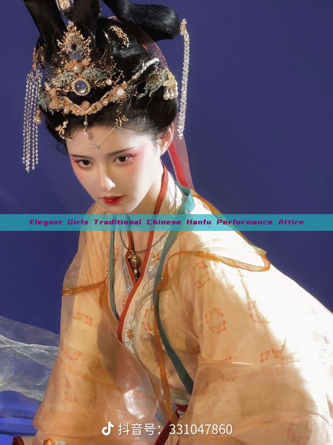 Elegant Girls Traditional Chinese Hanfu Performance Attire Elegant Girls Traditional Chinese Hanfu Performance Attire