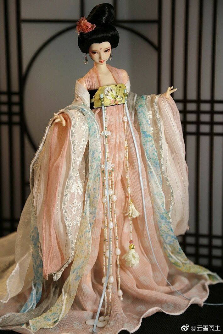 Minimalist Hanfu Fashion:The Essence of Traditional Elegance in a Simple Hanfu Set Minimalist Hanfu Fashion:The Essence of Traditional Elegance in a Simple Hanfu Set