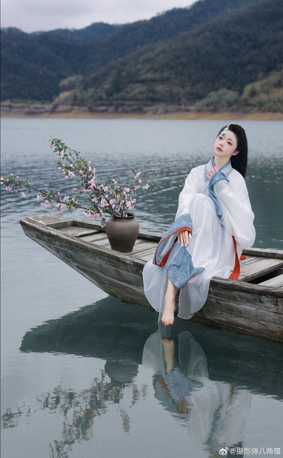 Embracing the Summer in a Cheongsam-Inspired Long Dress Embracing the Summer in a Cheongsam-Inspired Long Dress