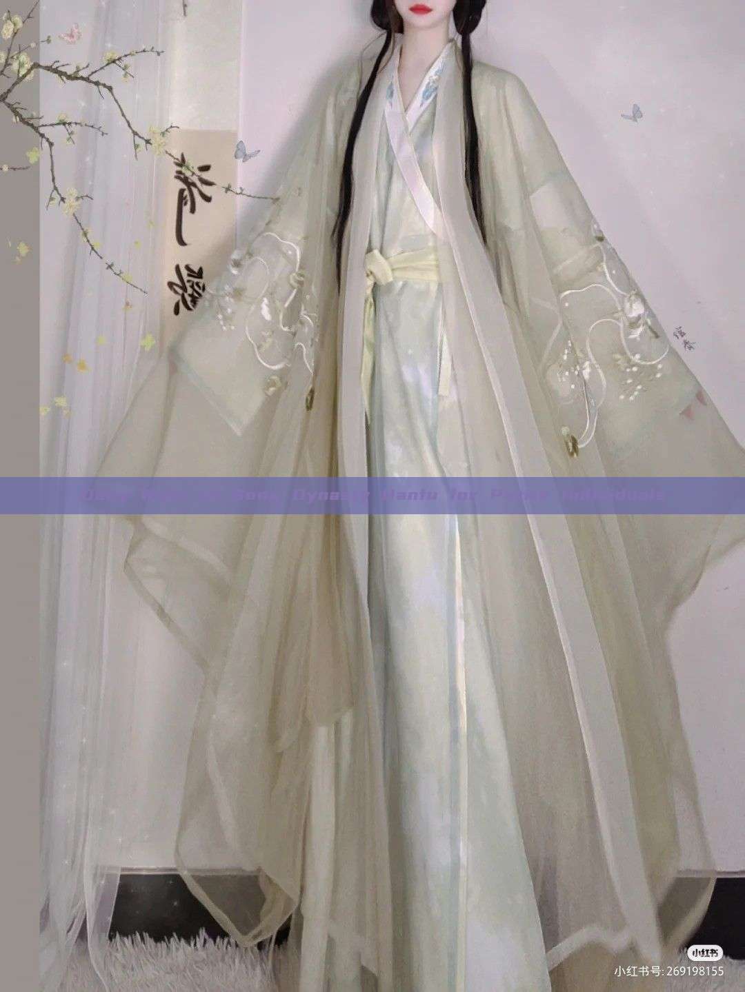 Daily Wear of Song Dynasty Hanfu for Petite Individuals