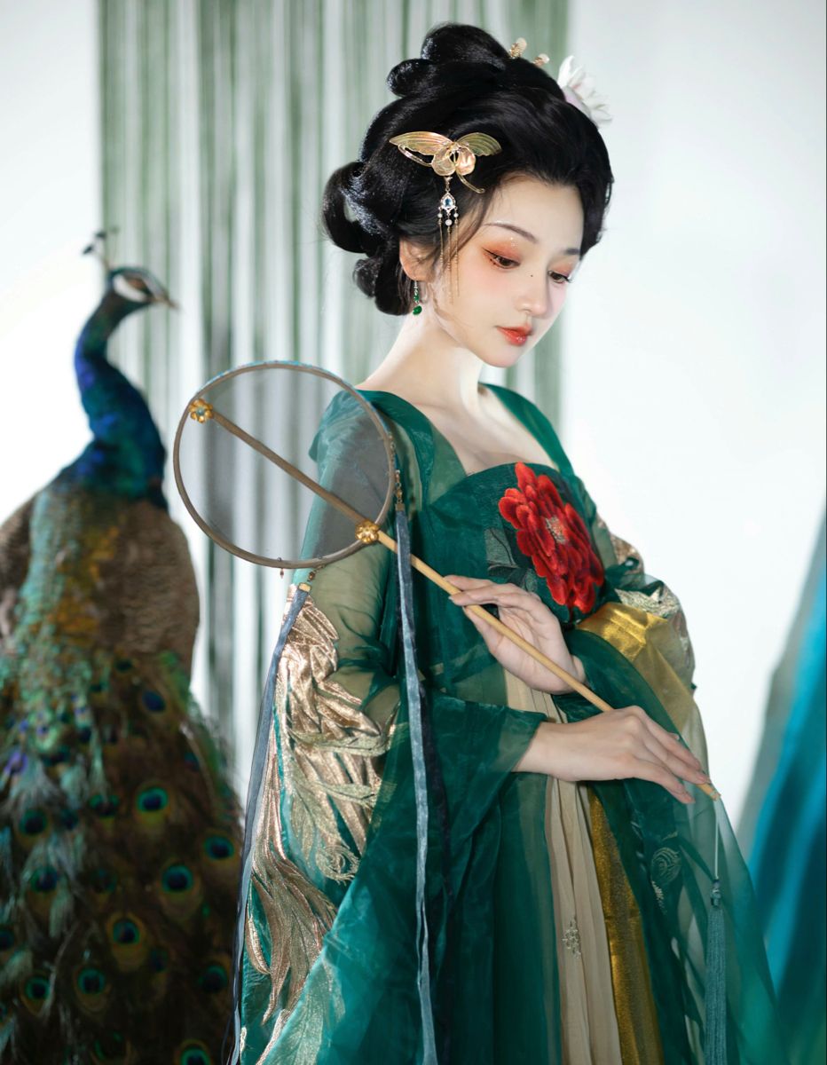 Celebrating Chinese New Year with Traditional Hanfu Costumes:The Embrace of Womens Cheerful Attire Celebrating Chinese New Year with Traditional Hanfu Costumes:The Embrace of Womens Cheerful Attire