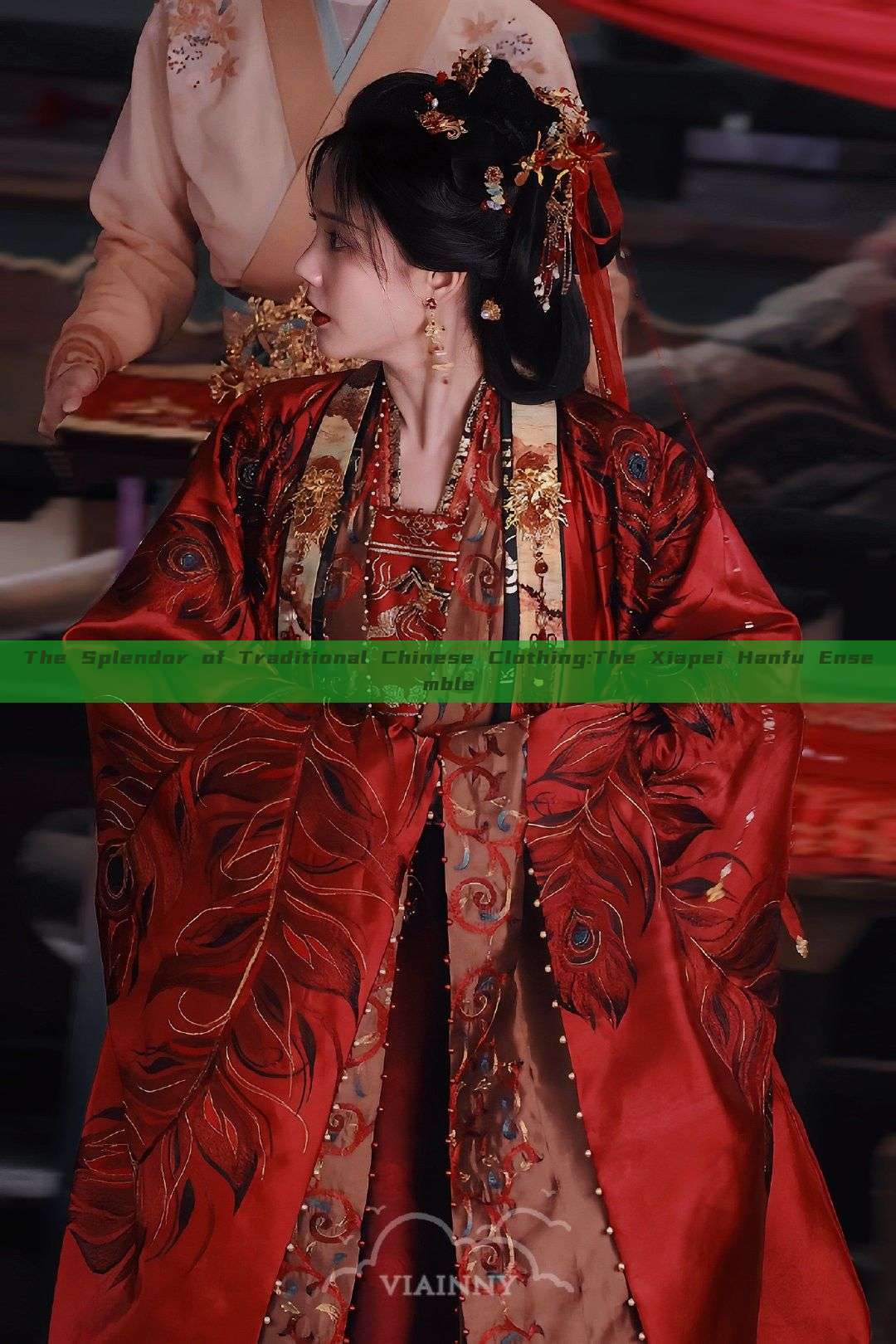 The Splendor of Traditional Chinese Clothing:The Xiapei Hanfu Ensemble