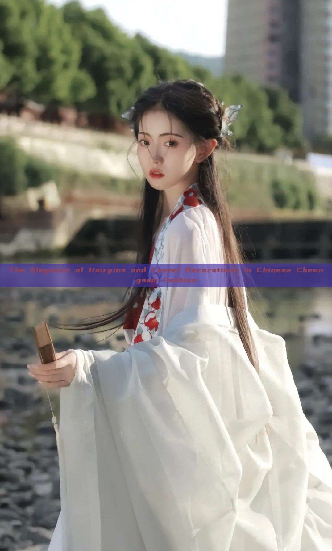 The Elegance of Hairpins and Tassel Decorations in Chinese Cheongsam Fashion