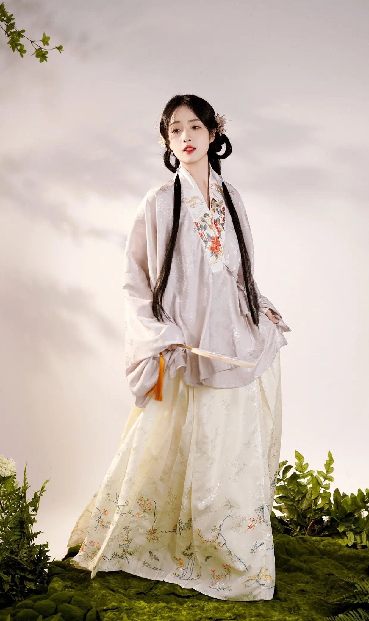 The Enchantment of Deer,Mountains,Pandas,and Horse-Face Skirts The Enchantment of Deer,Mountains,Pandas,and Horse-Face Skirts